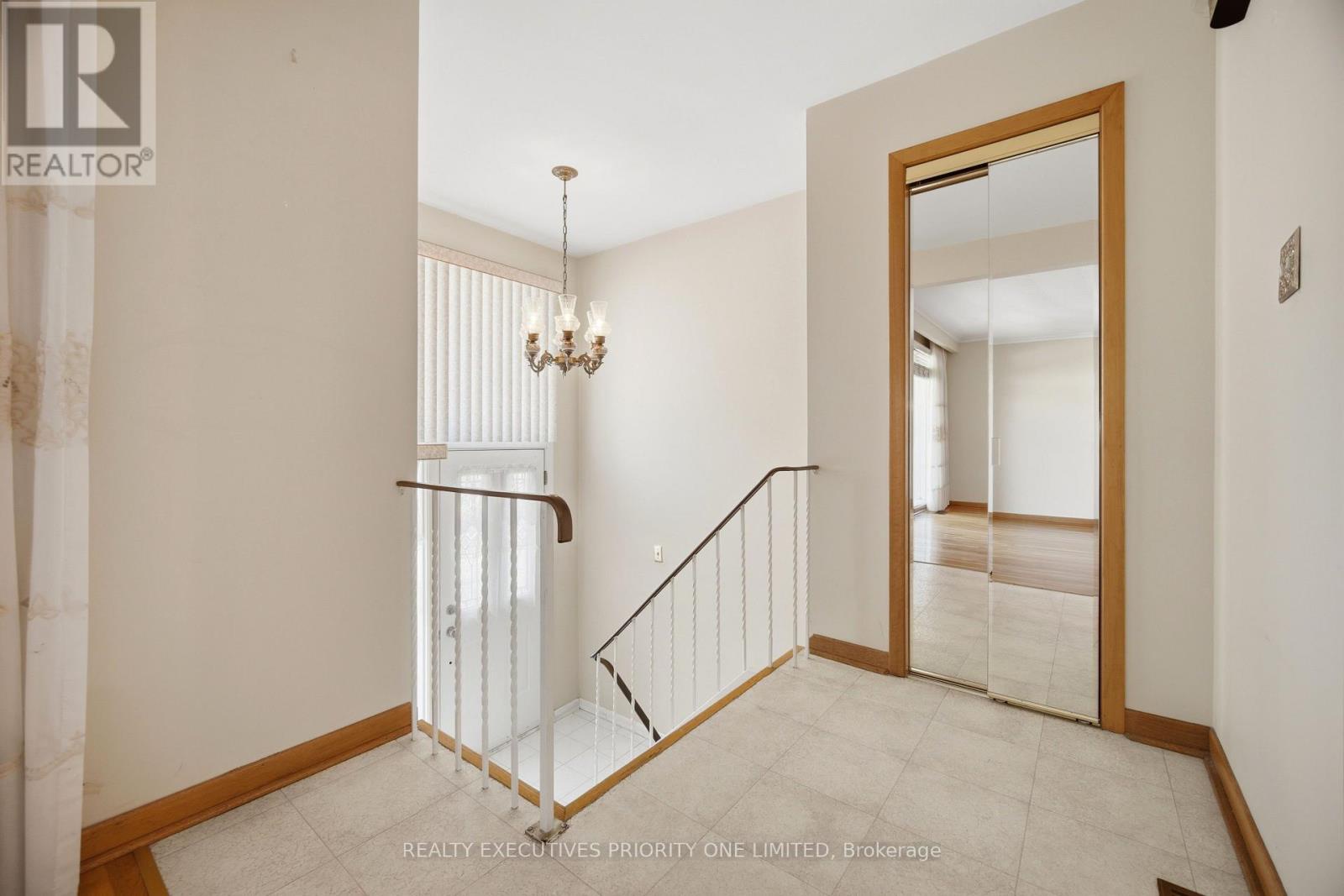 121 Cabana Drive, Toronto (humber Summit), Ontario