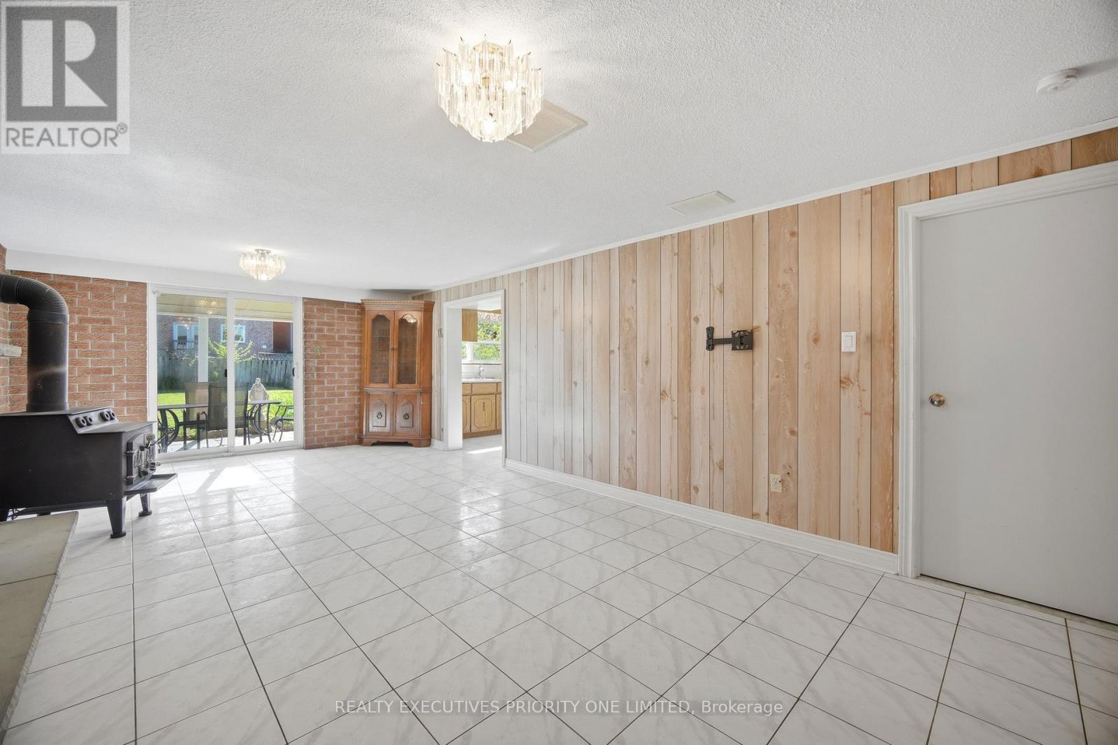 121 Cabana Drive, Toronto (humber Summit), Ontario