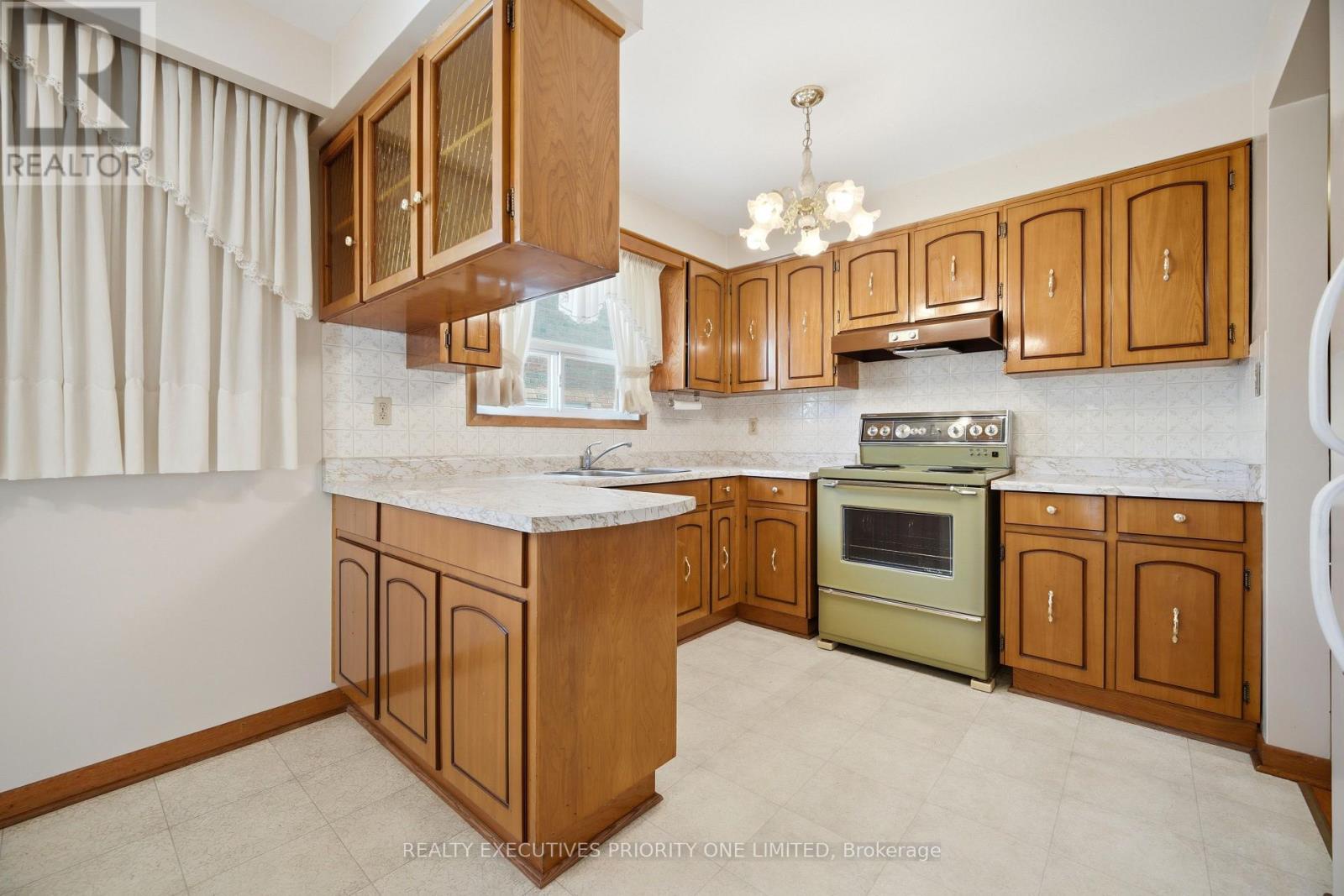 121 Cabana Drive, Toronto (humber Summit), Ontario