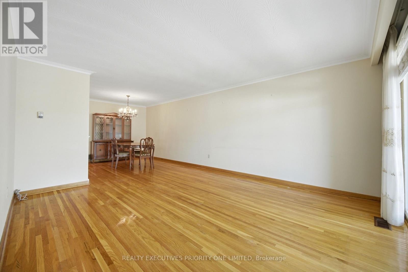 121 Cabana Drive, Toronto (humber Summit), Ontario
