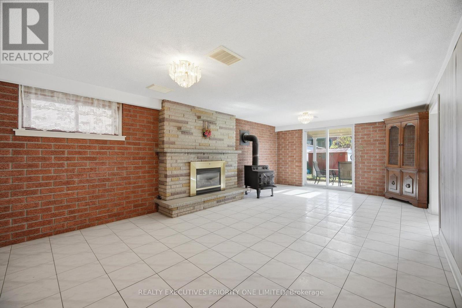 121 Cabana Drive, Toronto (humber Summit), Ontario