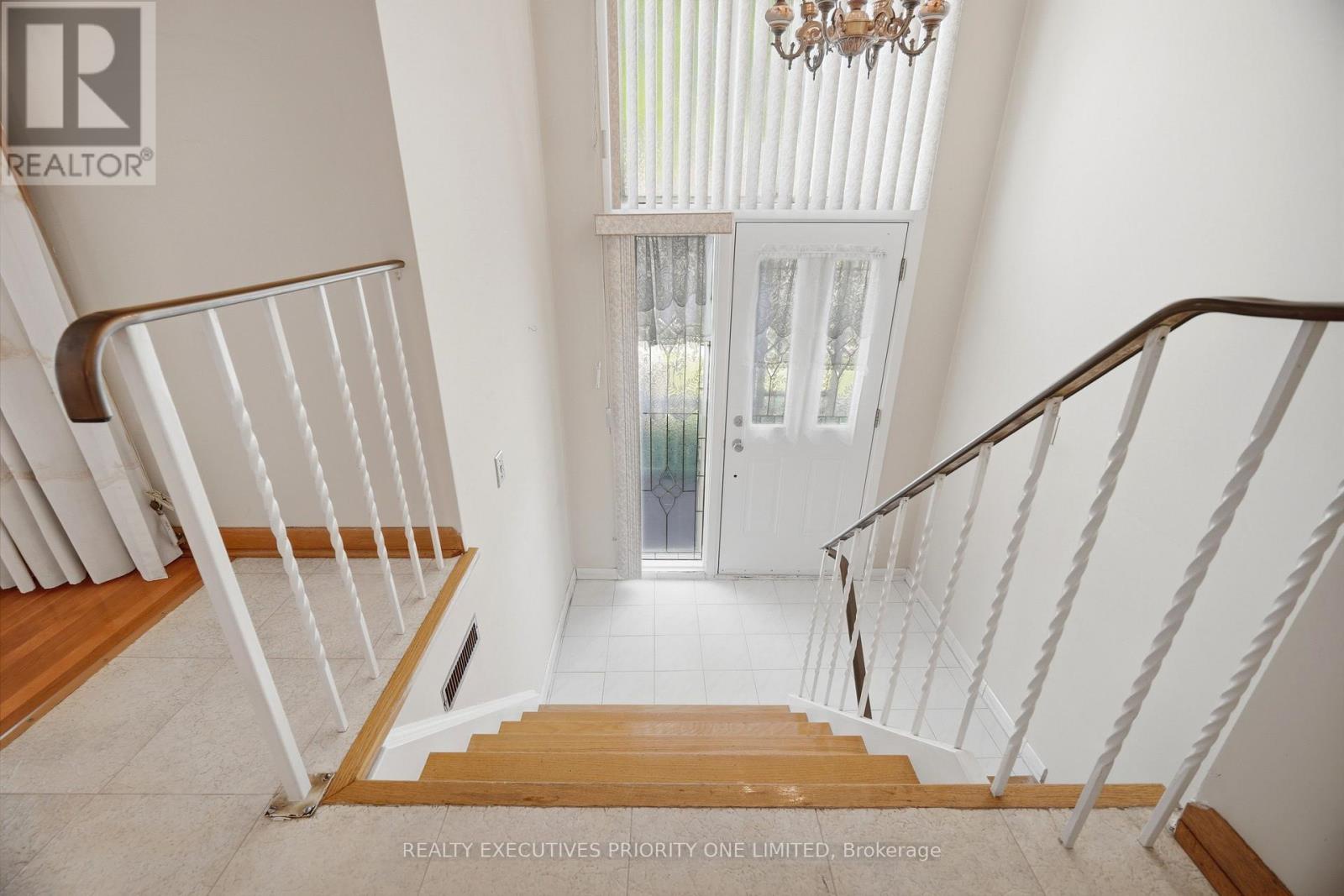 121 Cabana Drive, Toronto (humber Summit), Ontario