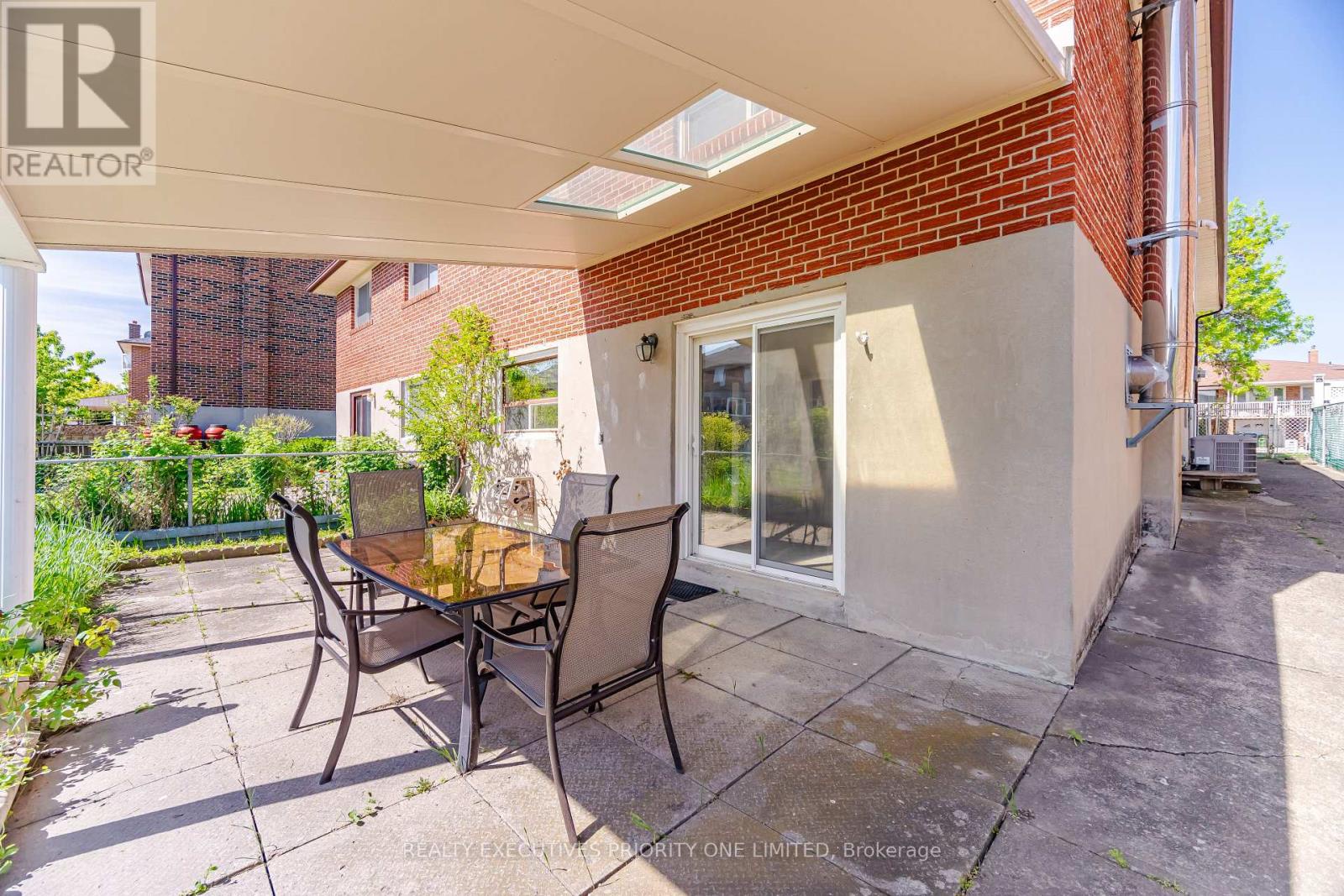 121 Cabana Drive, Toronto (humber Summit), Ontario