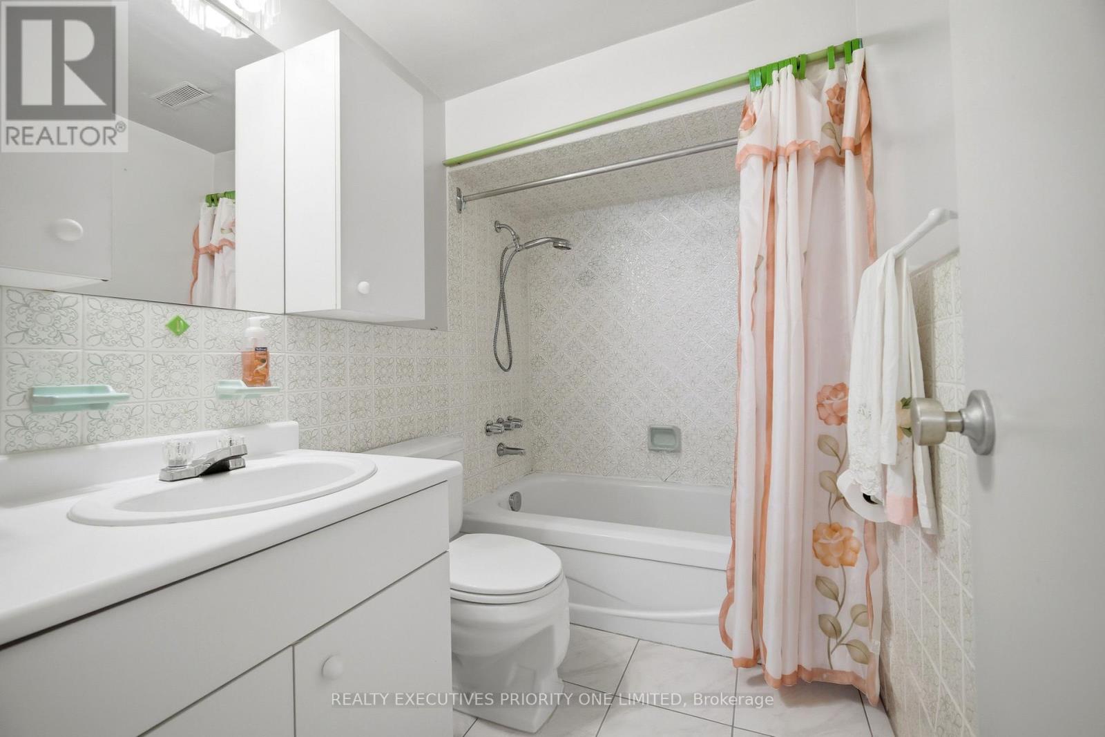121 Cabana Drive, Toronto (humber Summit), Ontario