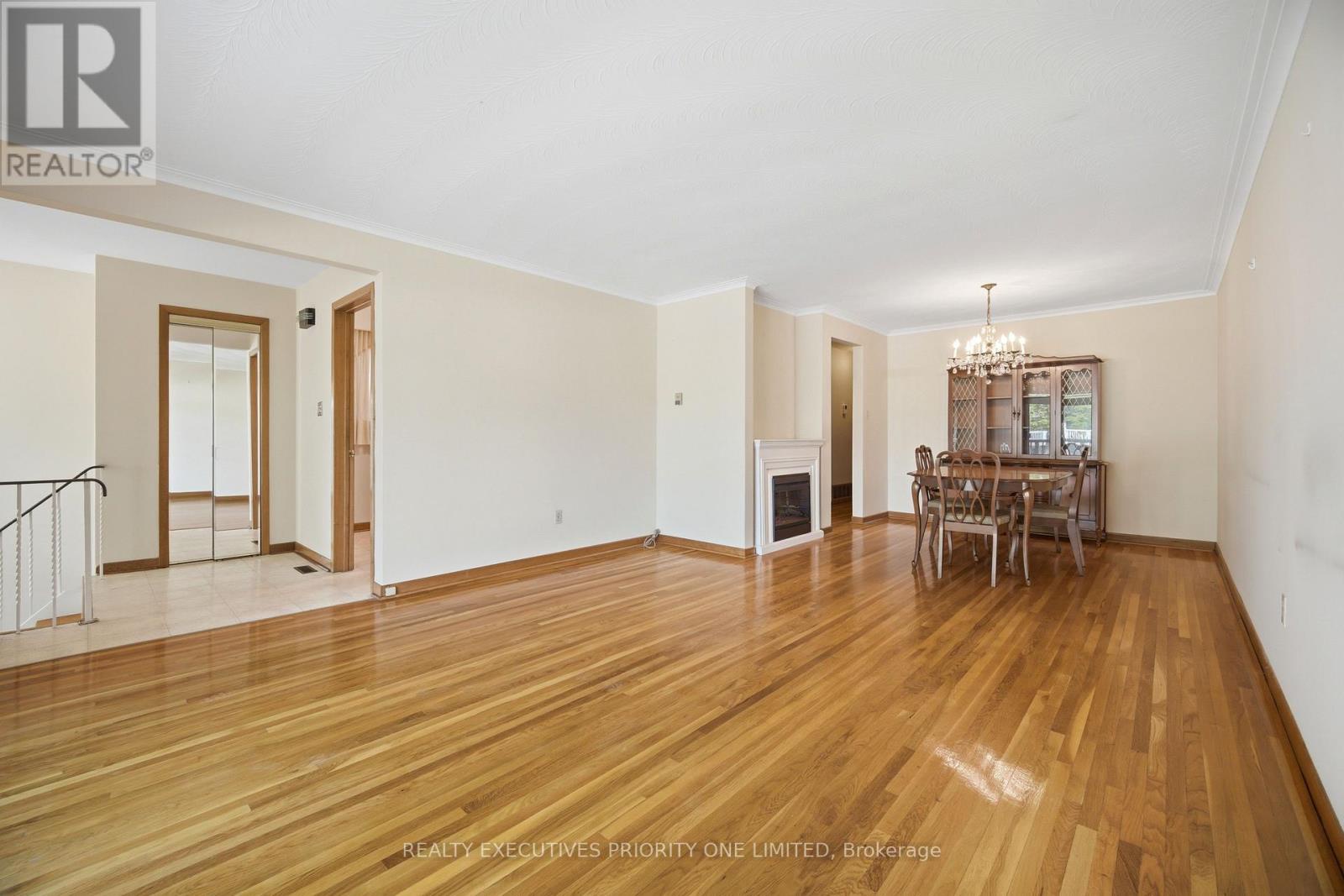 121 Cabana Drive, Toronto (humber Summit), Ontario