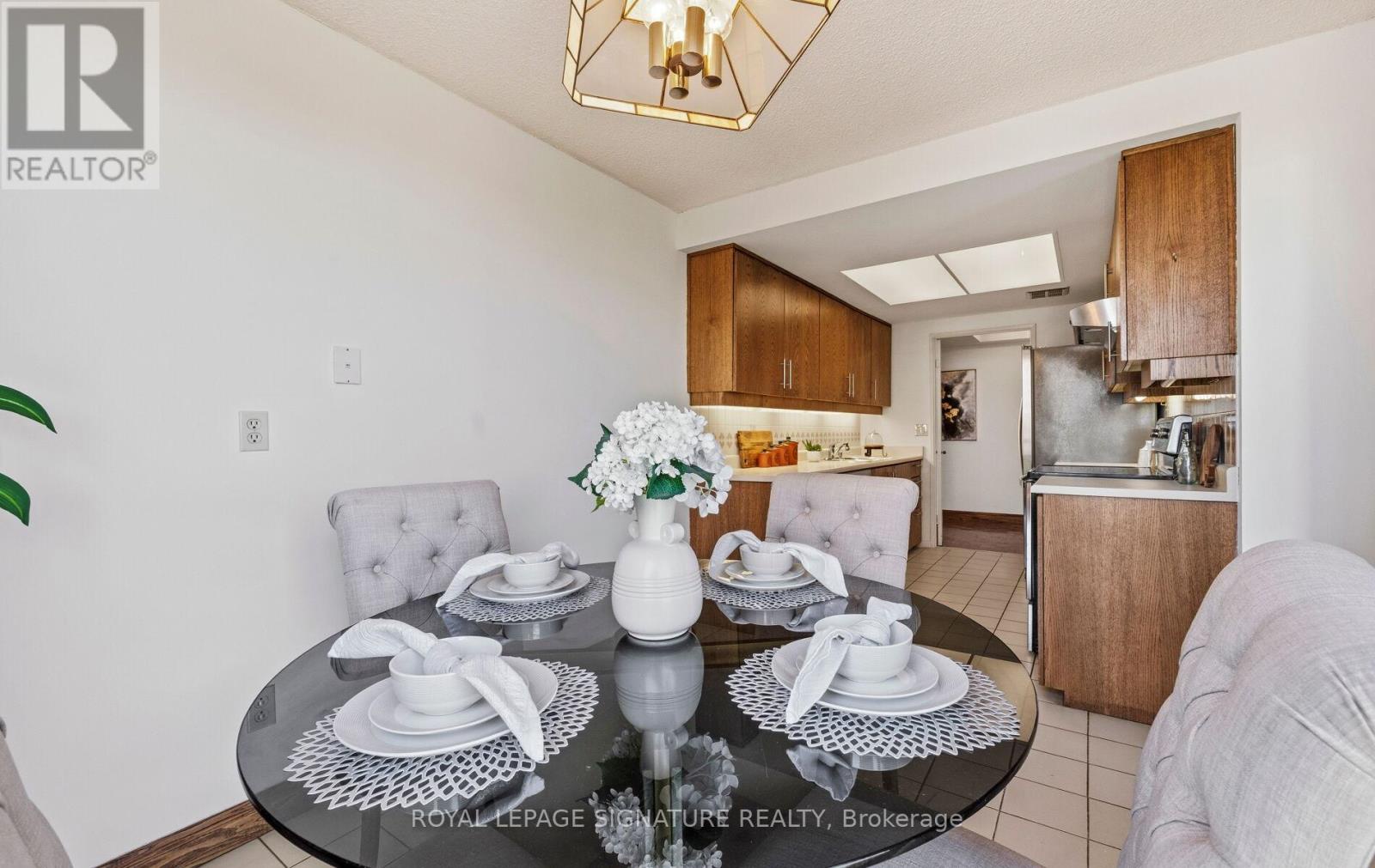 805 - 3 Concorde Place, Toronto (banbury-don Mills), Ontario