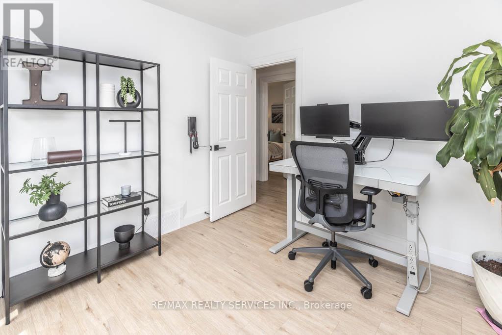 126 Roebuck Drive, Toronto (kennedy Park), Ontario