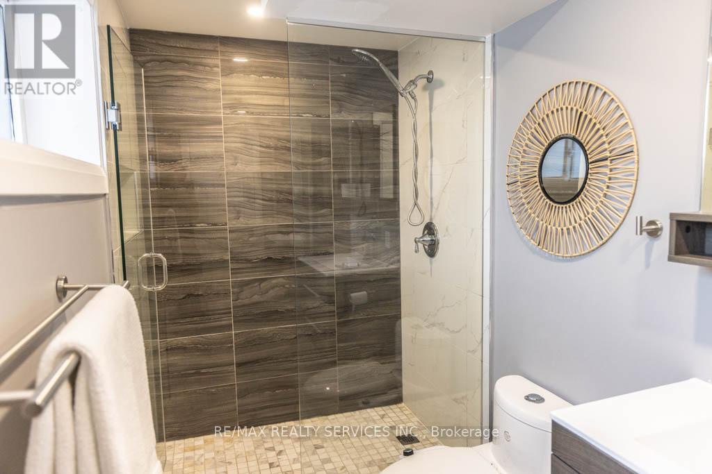 126 Roebuck Drive, Toronto (kennedy Park), Ontario