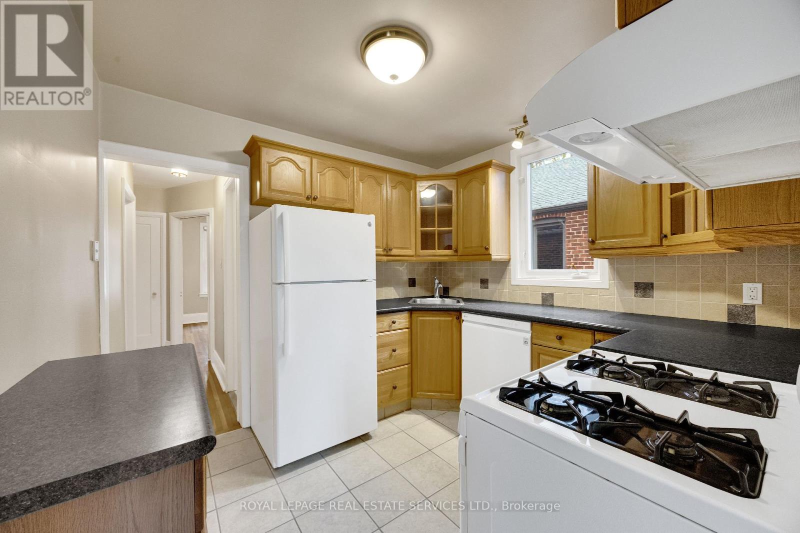 64 Nesbitt Drive, Toronto (leaside), Ontario
