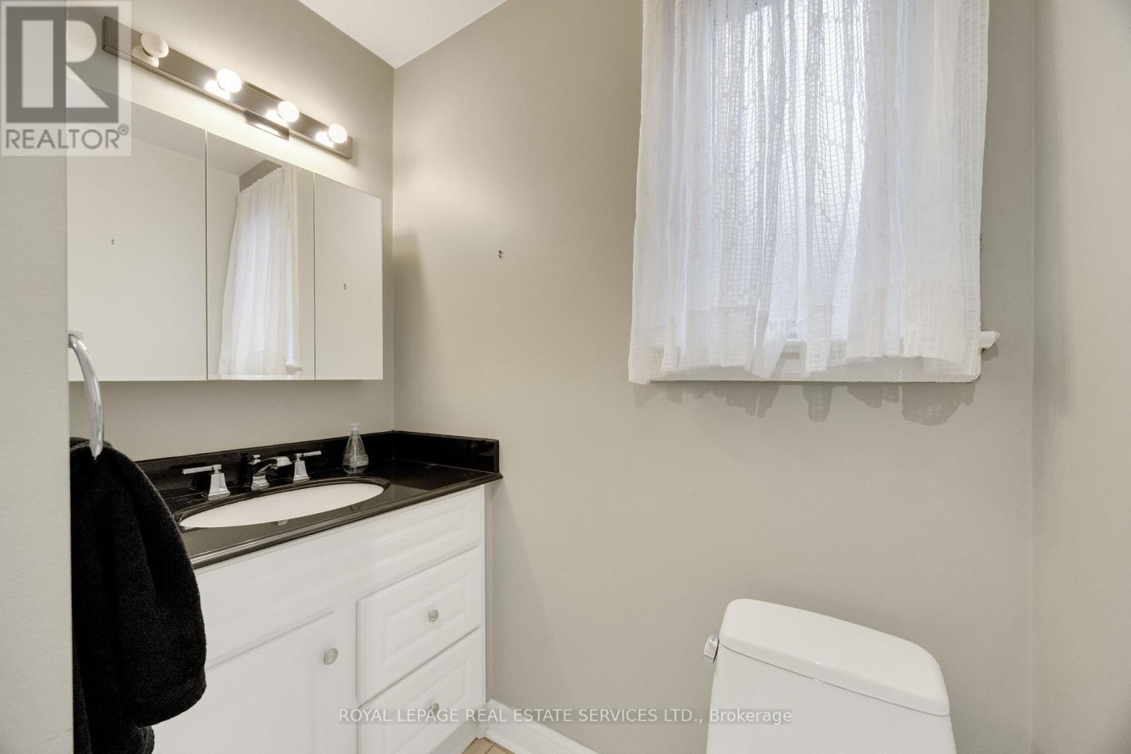 64 Nesbitt Drive, Toronto (leaside), Ontario