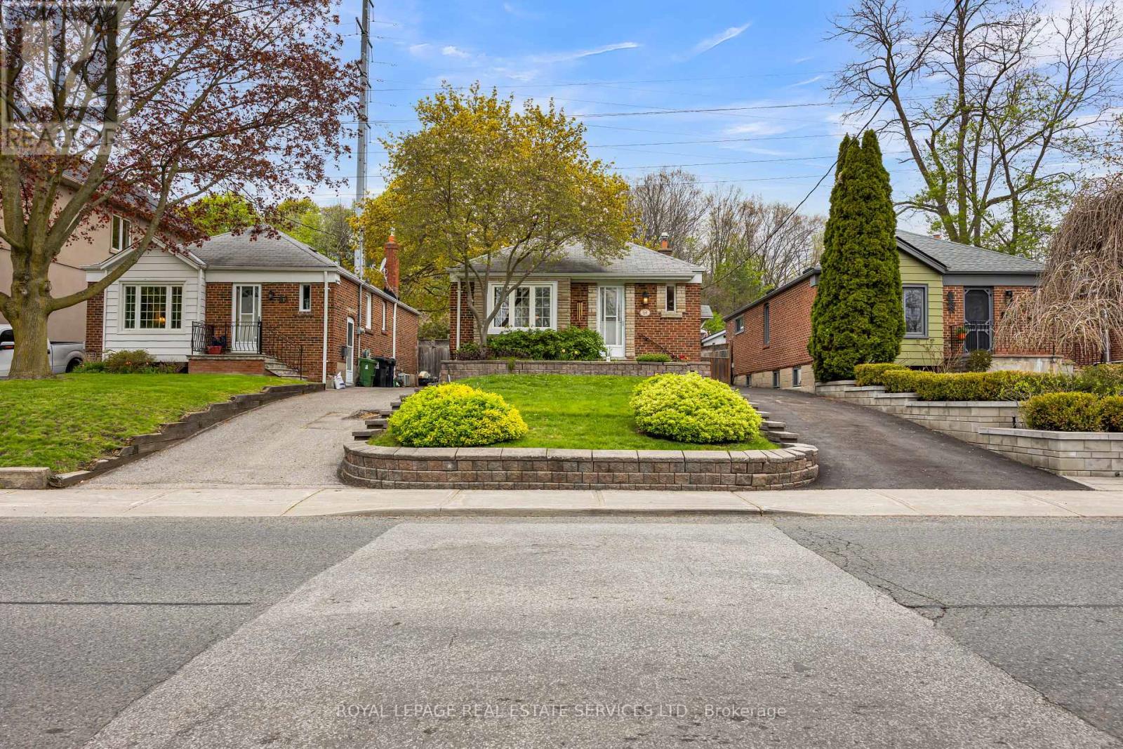 64 Nesbitt Drive, Toronto (leaside), Ontario