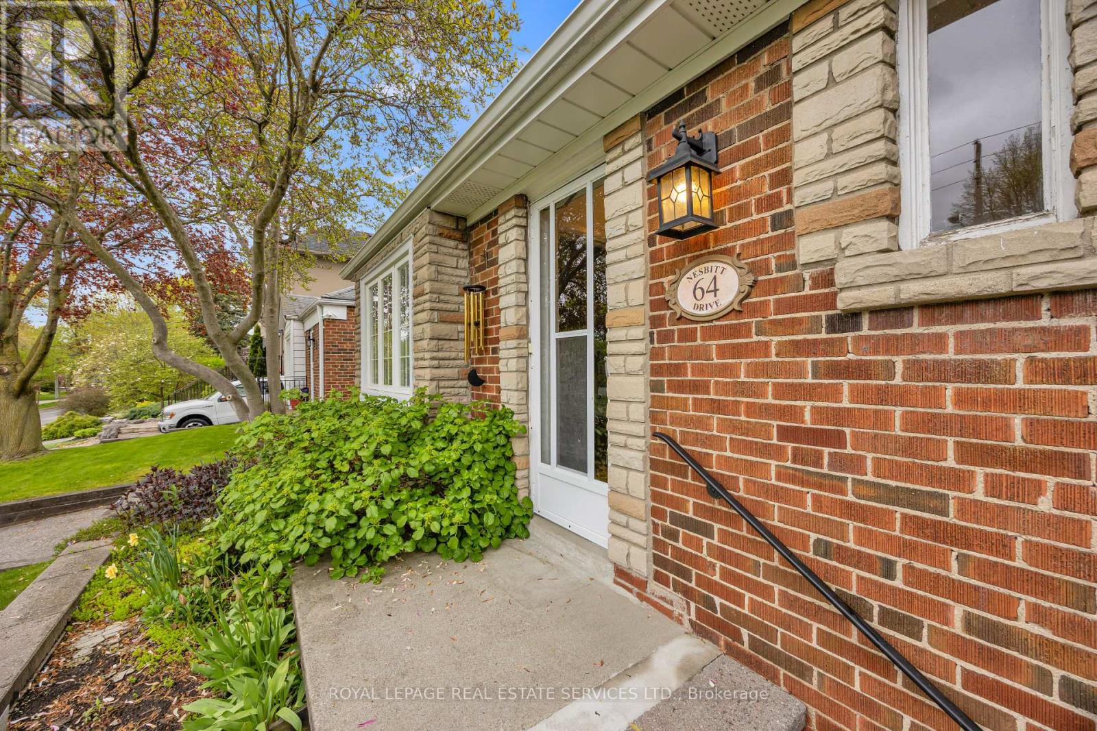 64 Nesbitt Drive, Toronto (leaside), Ontario