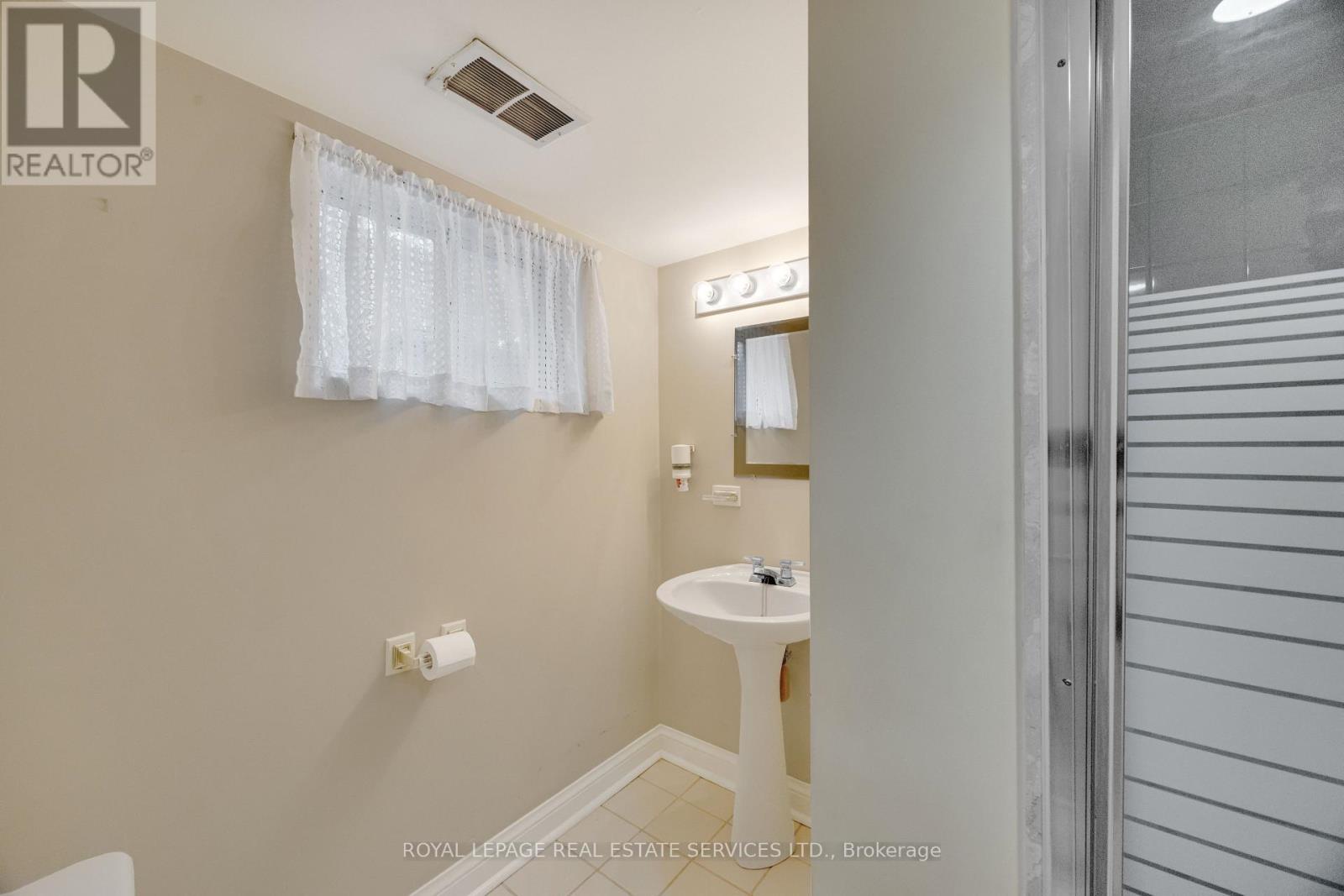 64 Nesbitt Drive, Toronto (leaside), Ontario