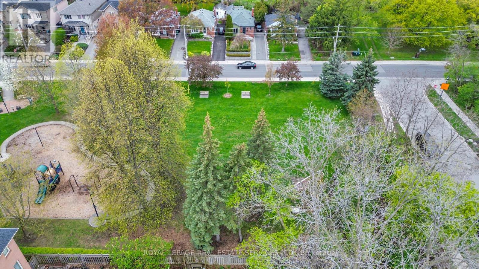 64 Nesbitt Drive, Toronto (leaside), Ontario