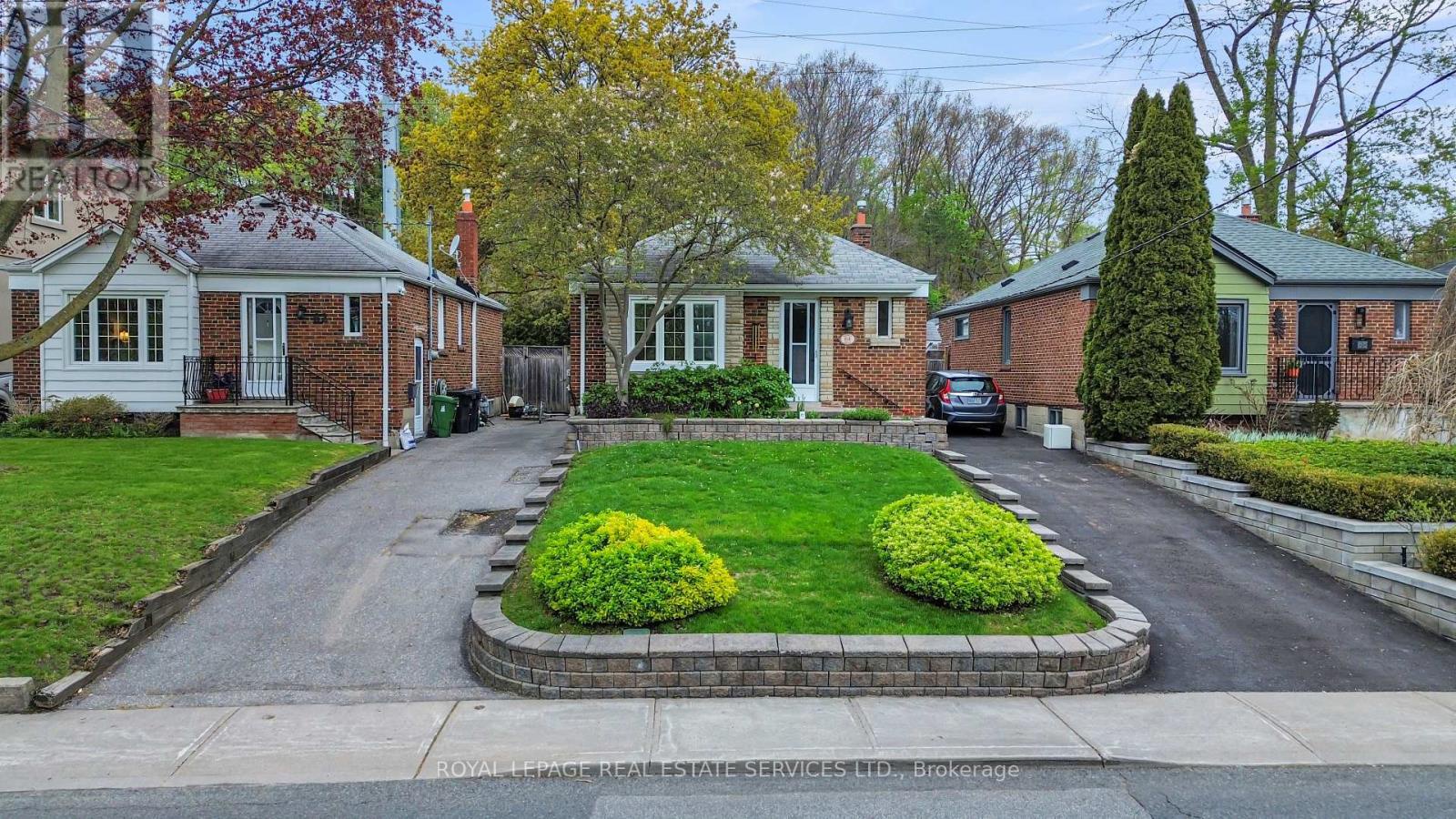 64 Nesbitt Drive, Toronto (leaside), Ontario