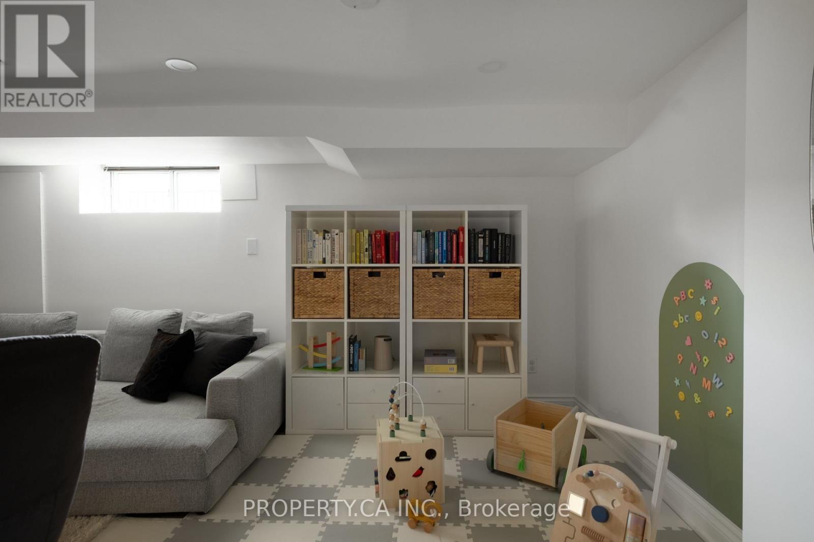 124 Milverton Boulevard, Toronto (danforth), Ontario