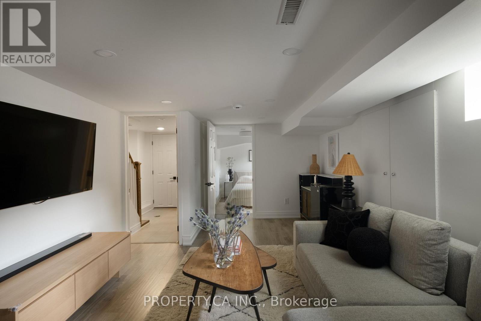 124 Milverton Boulevard, Toronto (danforth), Ontario