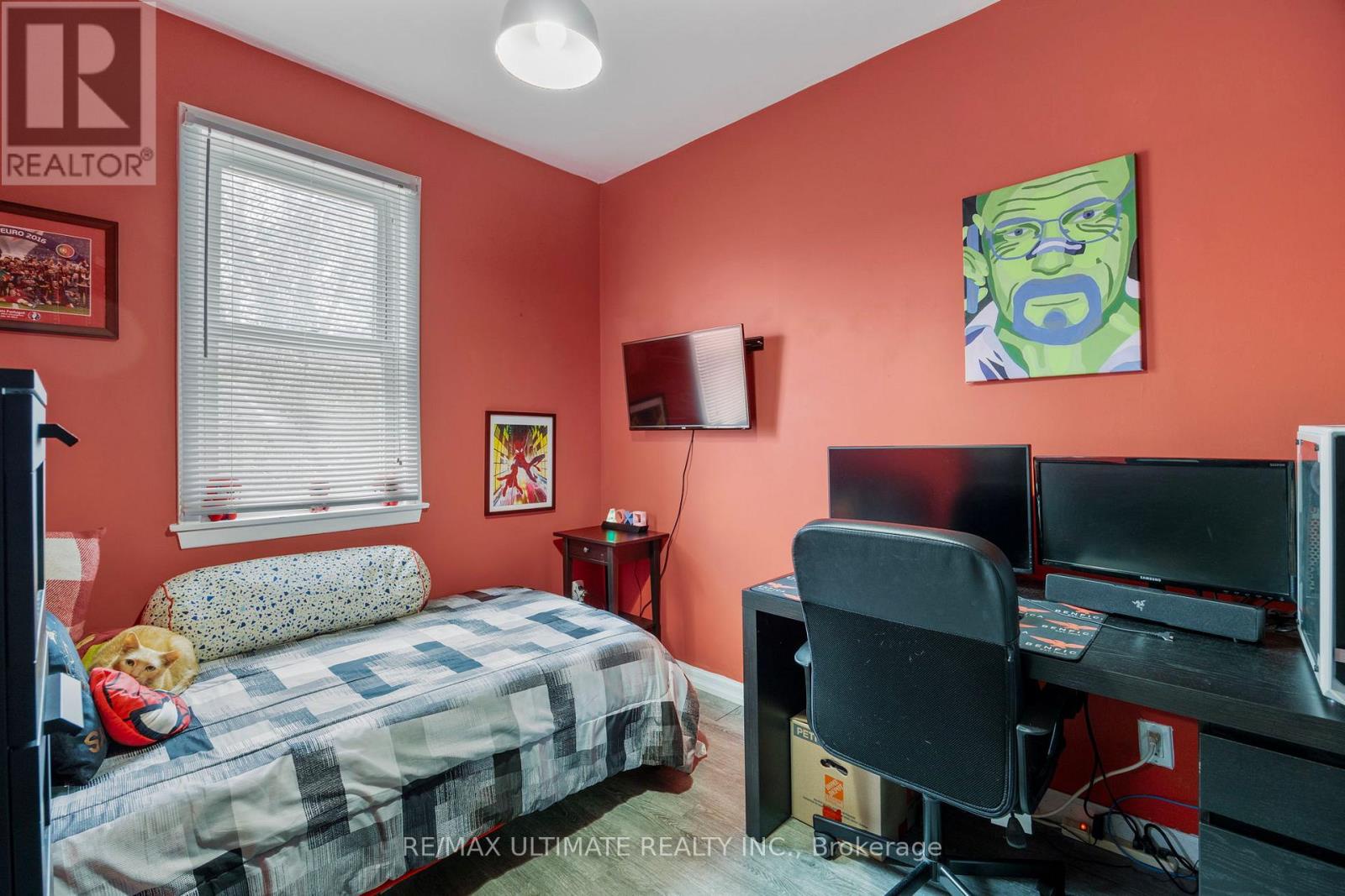 82 Beechwood Avenue, Toronto (rockcliffe-smythe), Ontario