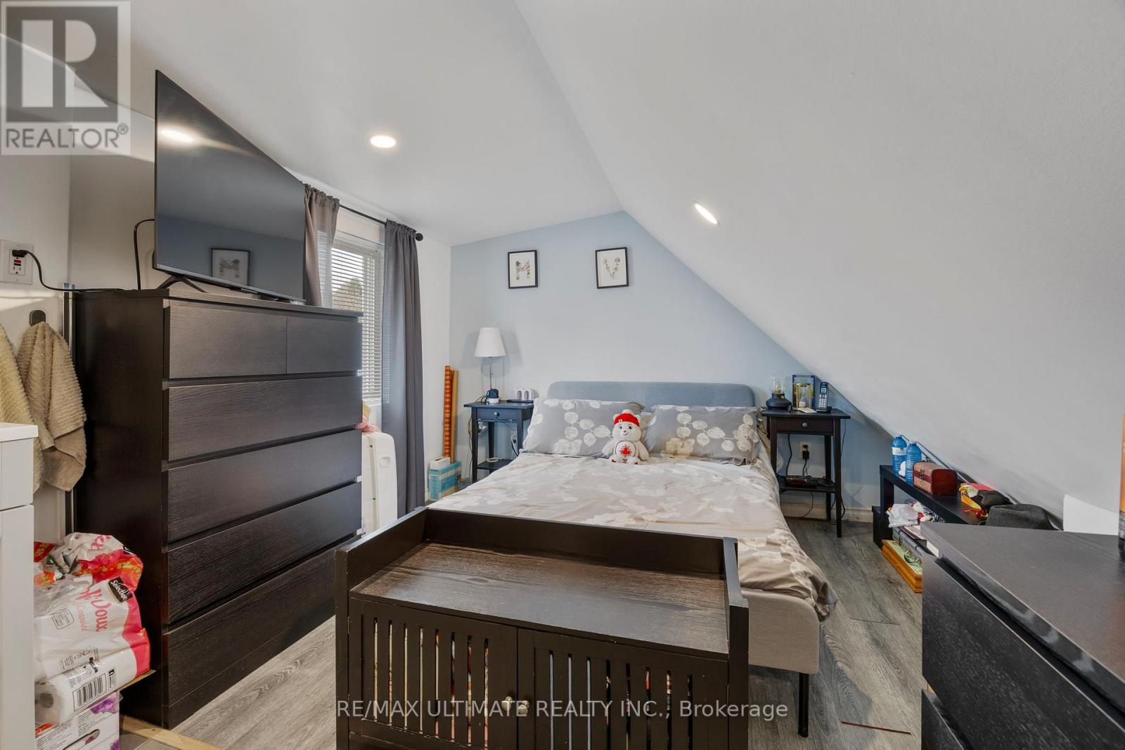 82 Beechwood Avenue, Toronto (rockcliffe-smythe), Ontario