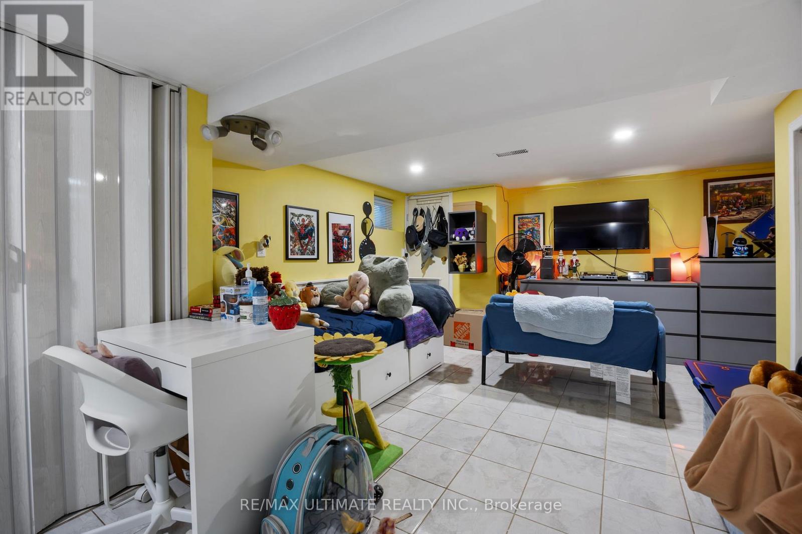 82 Beechwood Avenue, Toronto (rockcliffe-smythe), Ontario