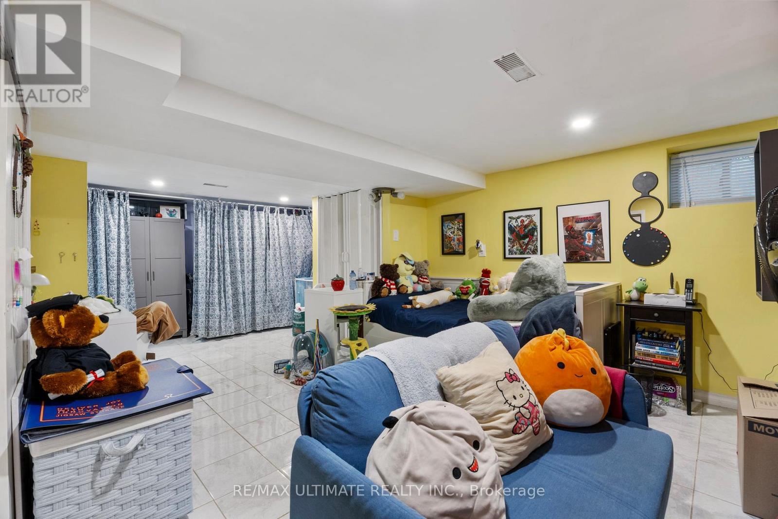 82 Beechwood Avenue, Toronto (rockcliffe-smythe), Ontario