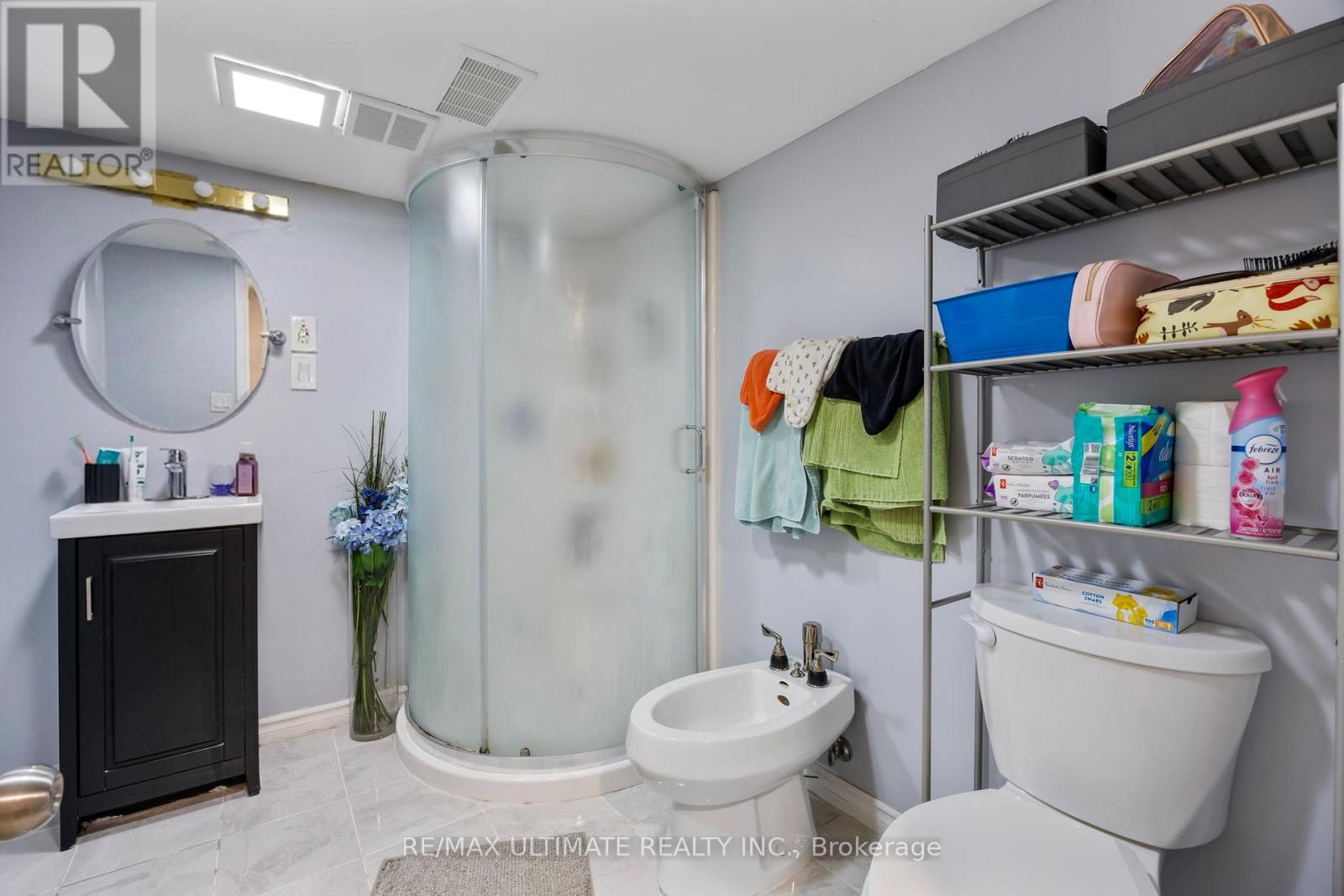 82 Beechwood Avenue, Toronto (rockcliffe-smythe), Ontario