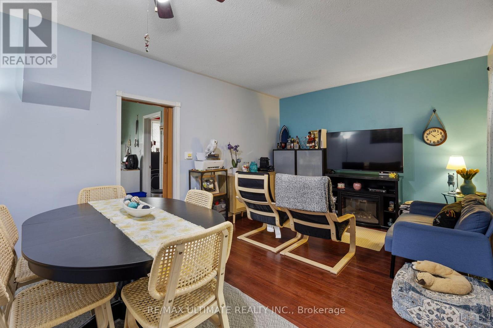 82 Beechwood Avenue, Toronto (rockcliffe-smythe), Ontario