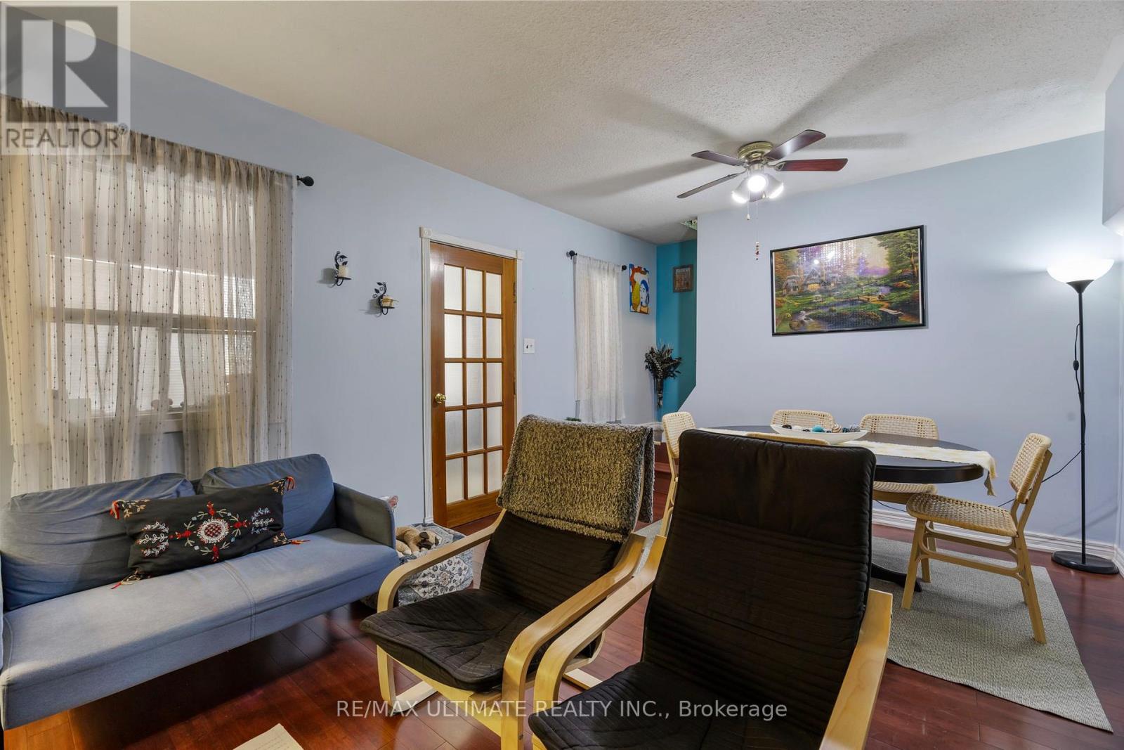 82 Beechwood Avenue, Toronto (rockcliffe-smythe), Ontario