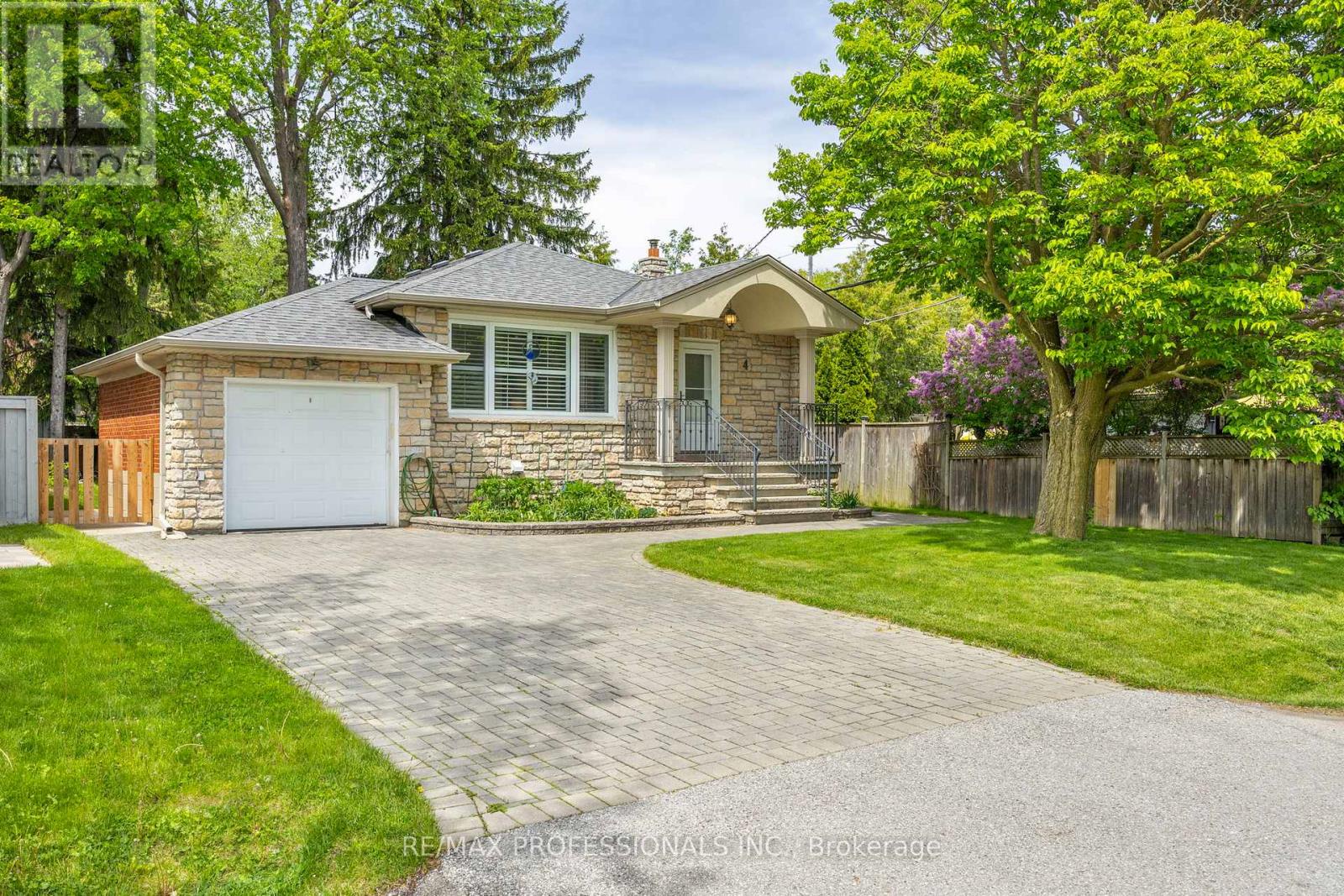 4 Beaverbrook Avenue, Toronto (princess-rosethorn), Ontario