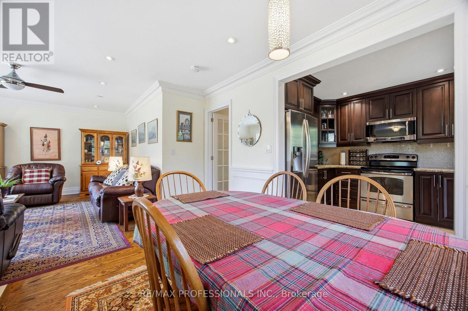 4 Beaverbrook Avenue, Toronto (princess-rosethorn), Ontario