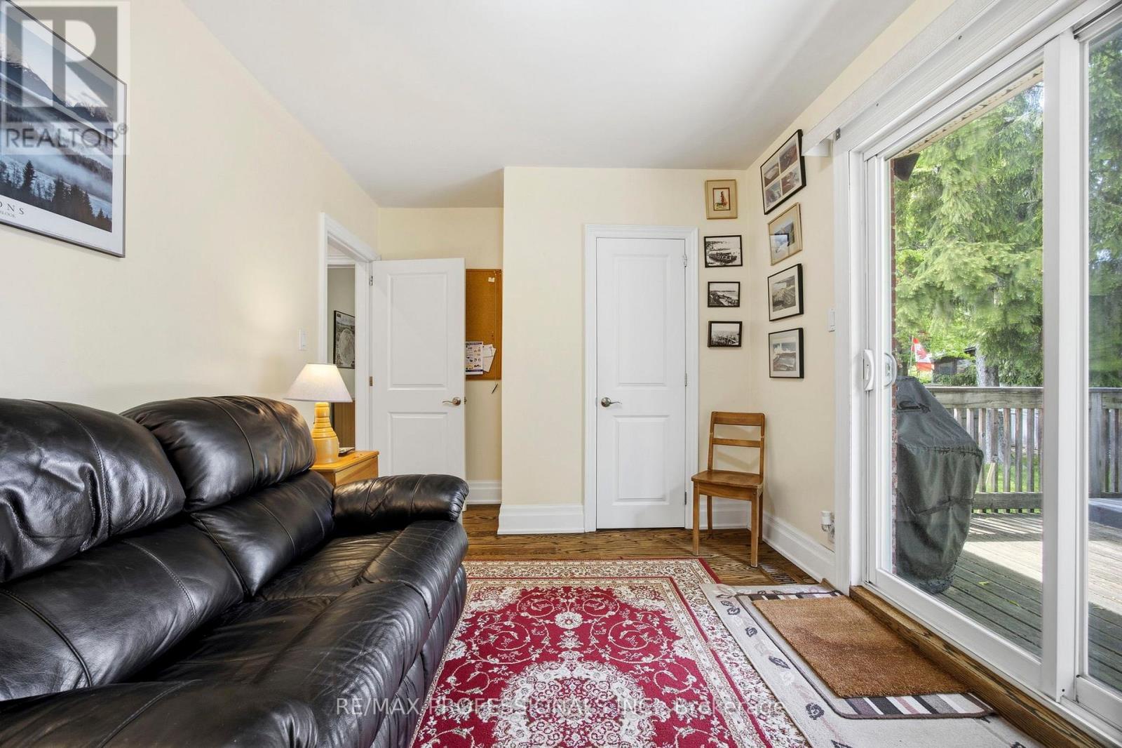 4 Beaverbrook Avenue, Toronto (princess-rosethorn), Ontario