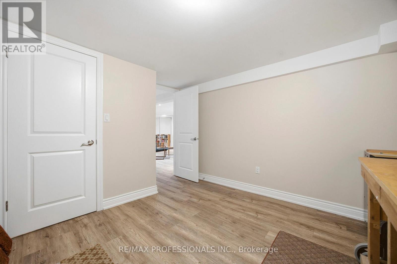 4 Beaverbrook Avenue, Toronto (princess-rosethorn), Ontario
