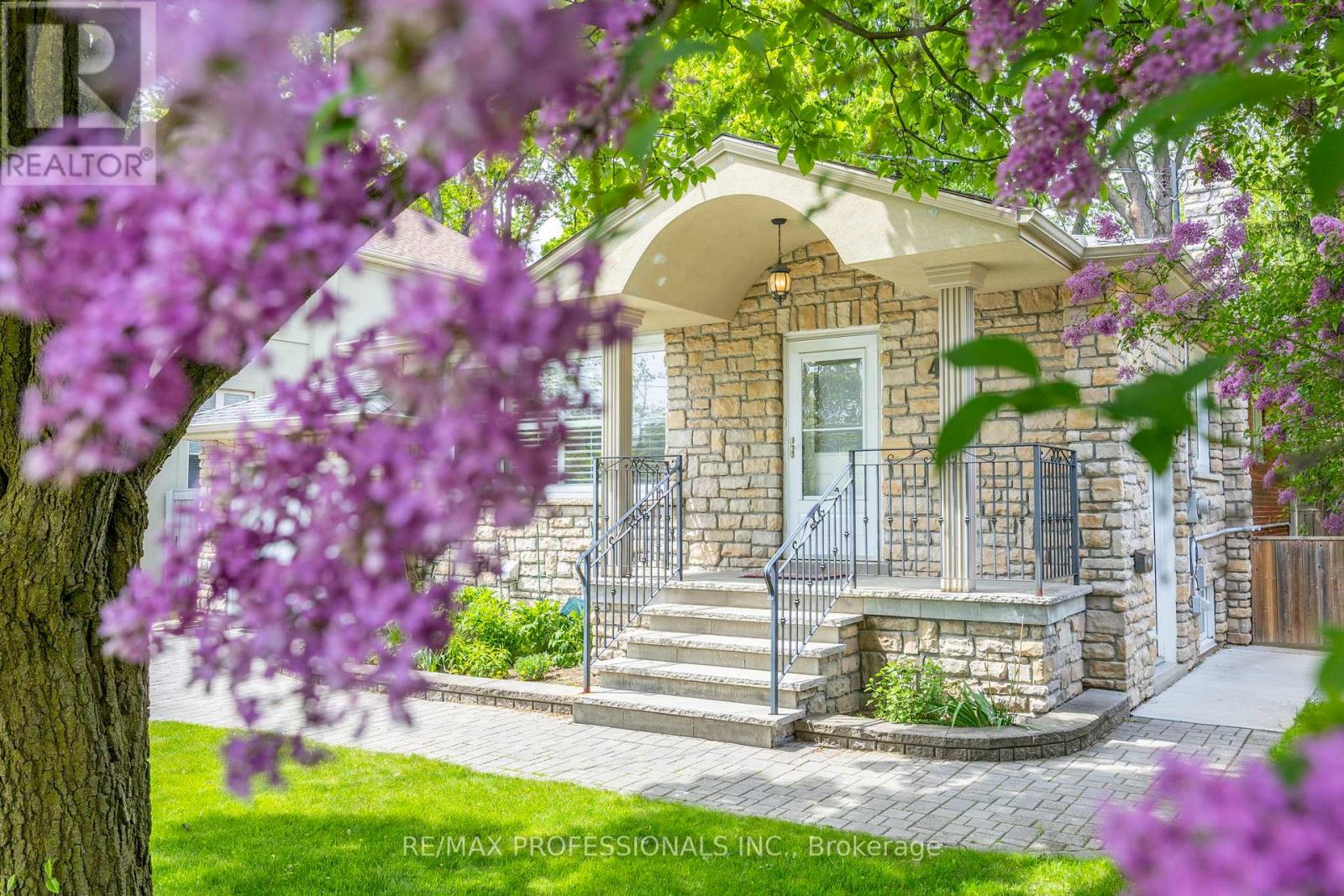 4 Beaverbrook Avenue, Toronto (princess-rosethorn), Ontario
