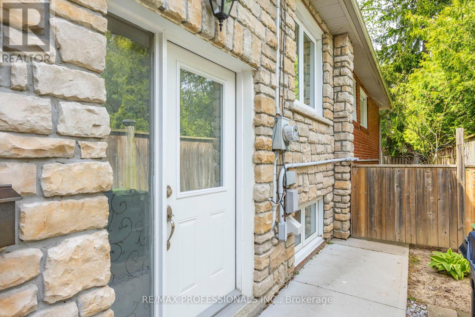 4 Beaverbrook Avenue, Toronto (princess-rosethorn), Ontario