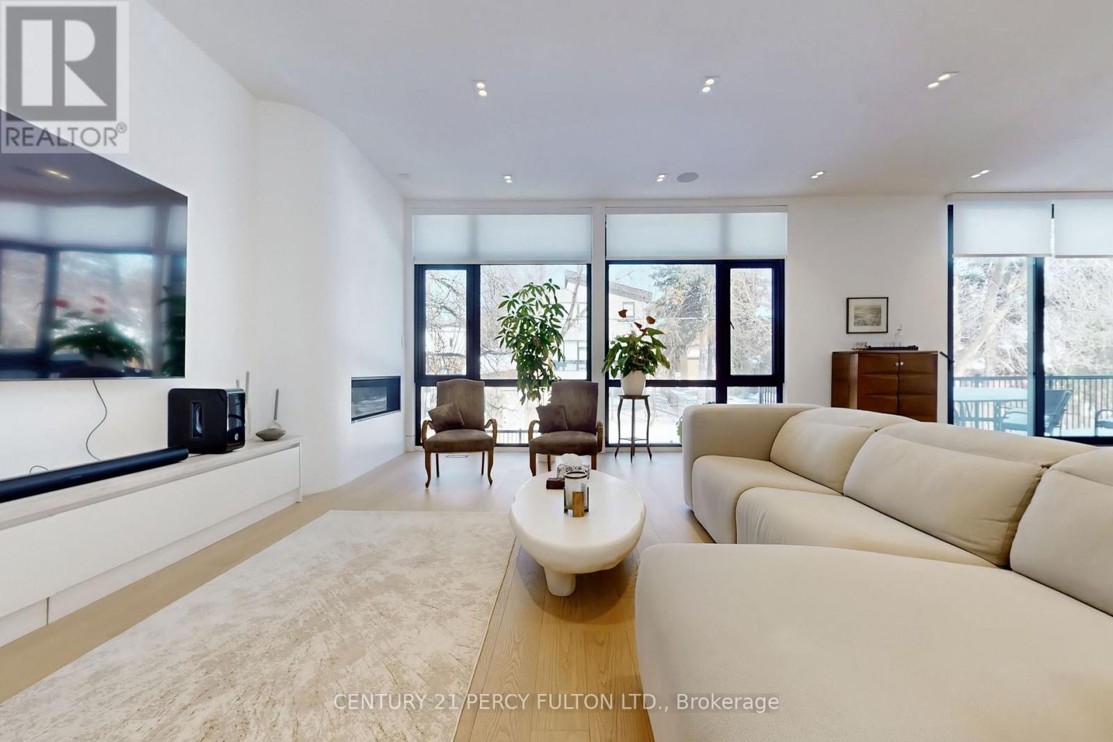128 Anndale Drive, Toronto (willowdale East), Ontario