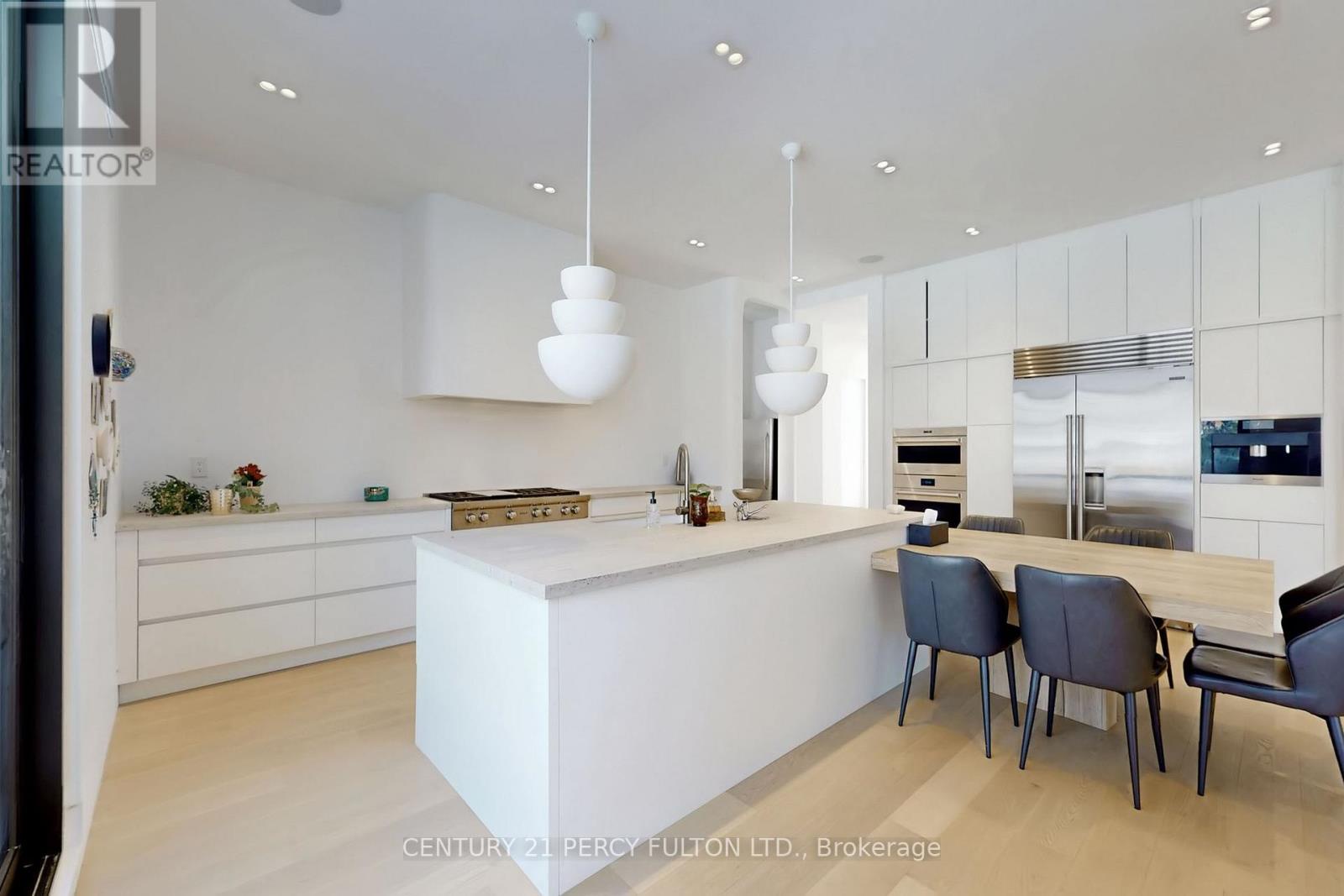 128 Anndale Drive, Toronto (willowdale East), Ontario
