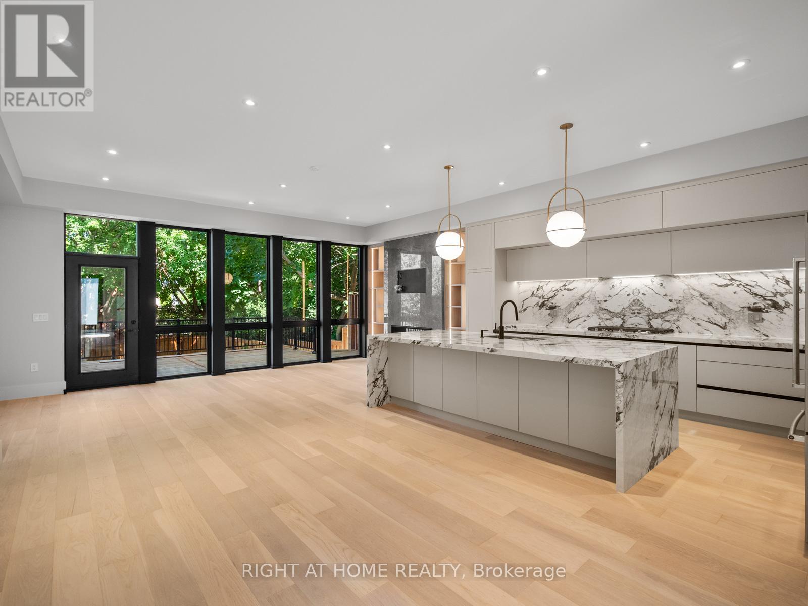 57 Alameda Avenue, Toronto (oakwood Village), Ontario