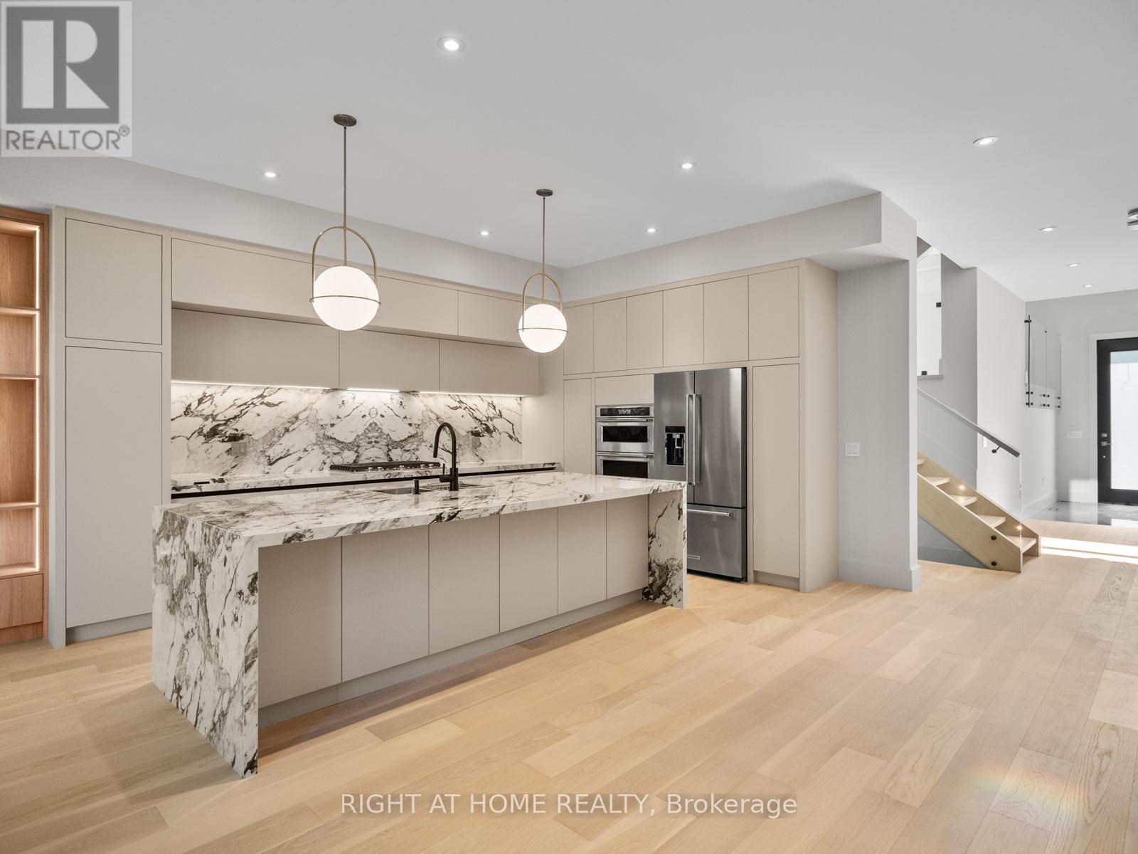 57 Alameda Avenue, Toronto (oakwood Village), Ontario