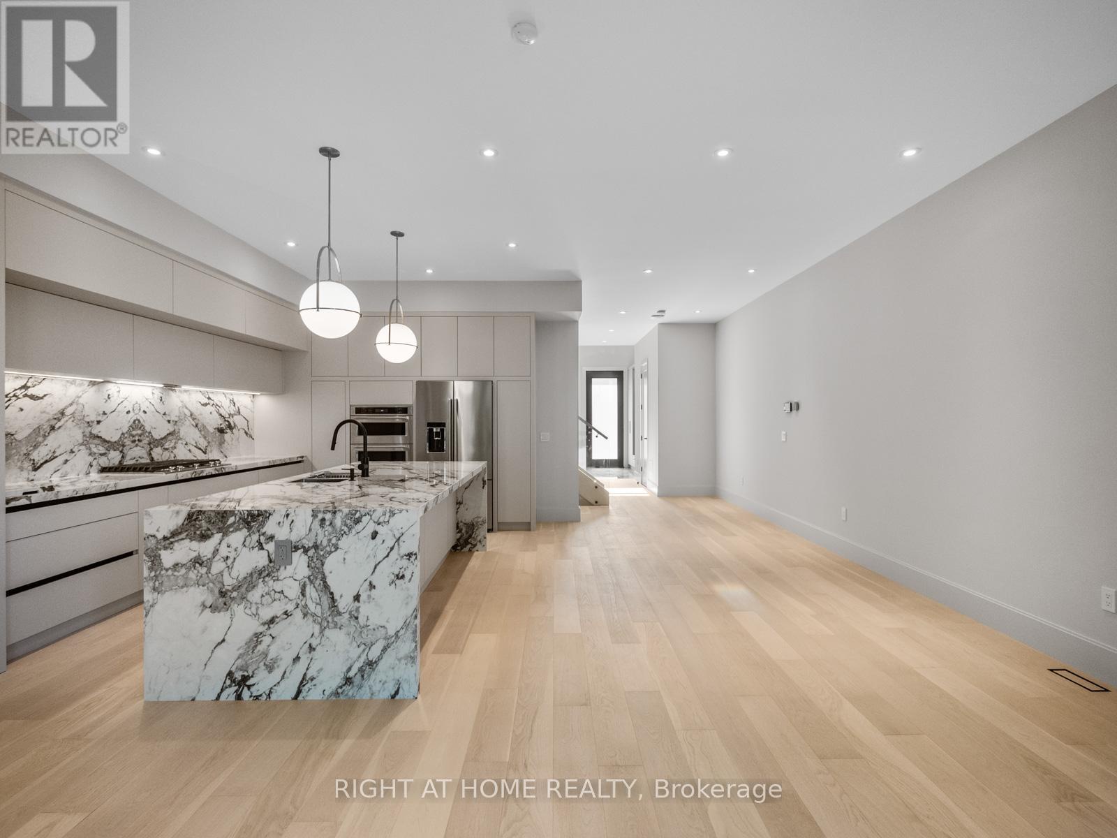 57 Alameda Avenue, Toronto (oakwood Village), Ontario