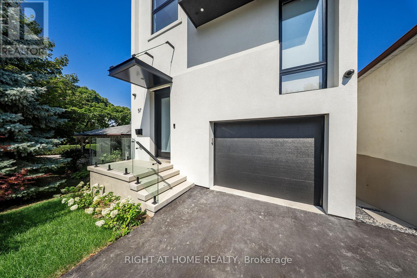 57 Alameda Avenue, Toronto (oakwood Village), Ontario