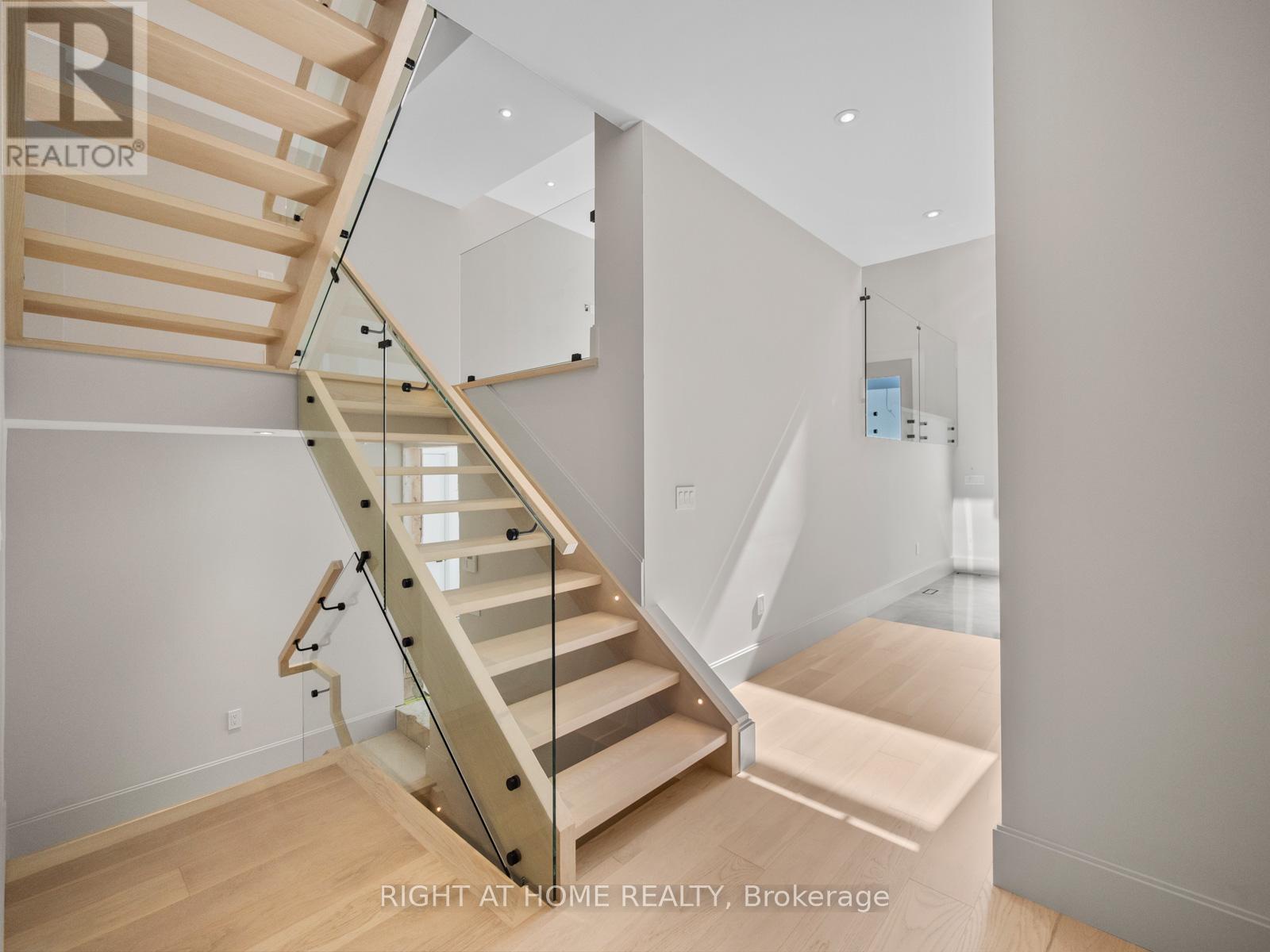 57 Alameda Avenue, Toronto (oakwood Village), Ontario