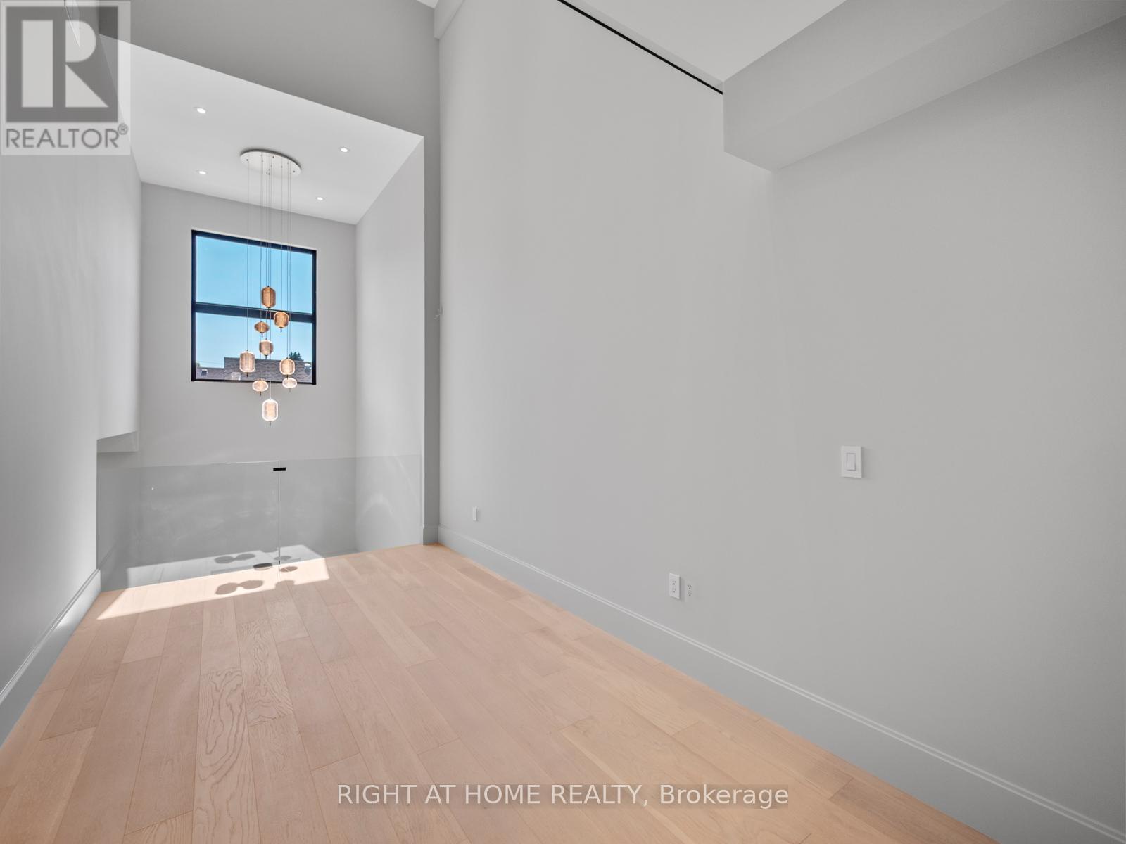 57 Alameda Avenue, Toronto (oakwood Village), Ontario