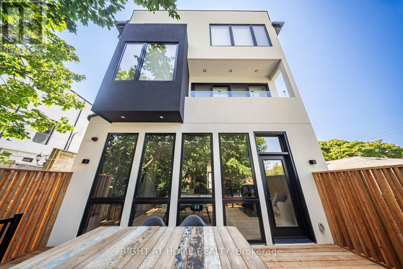 57 Alameda Avenue, Toronto (oakwood Village), Ontario