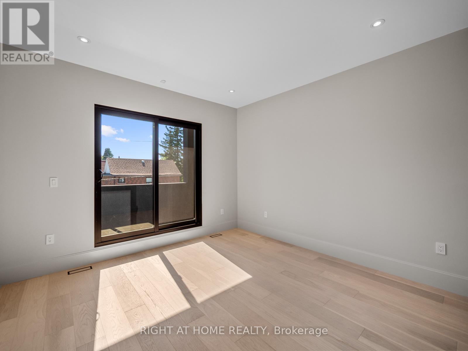 57 Alameda Avenue, Toronto (oakwood Village), Ontario