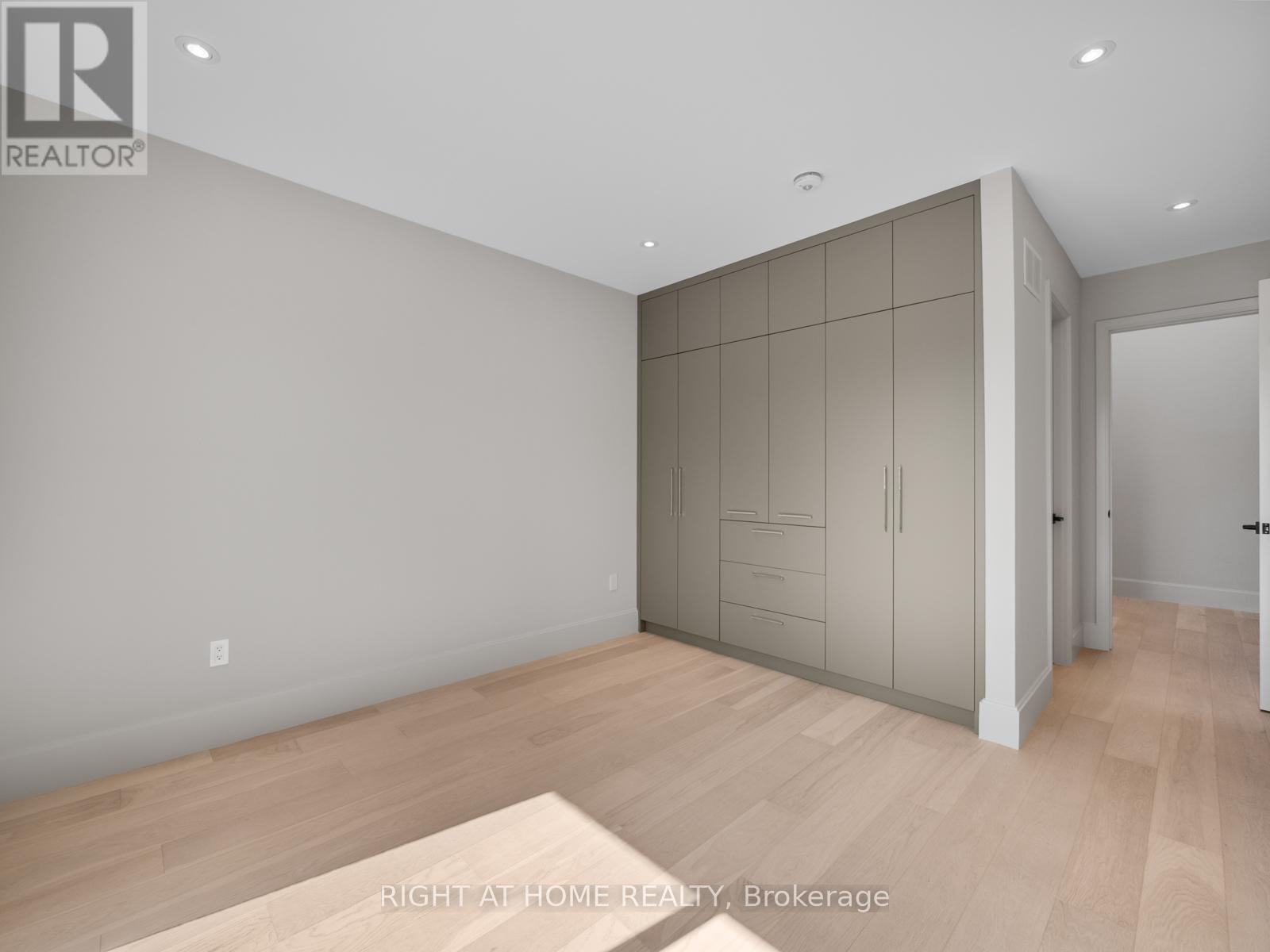 57 Alameda Avenue, Toronto (oakwood Village), Ontario