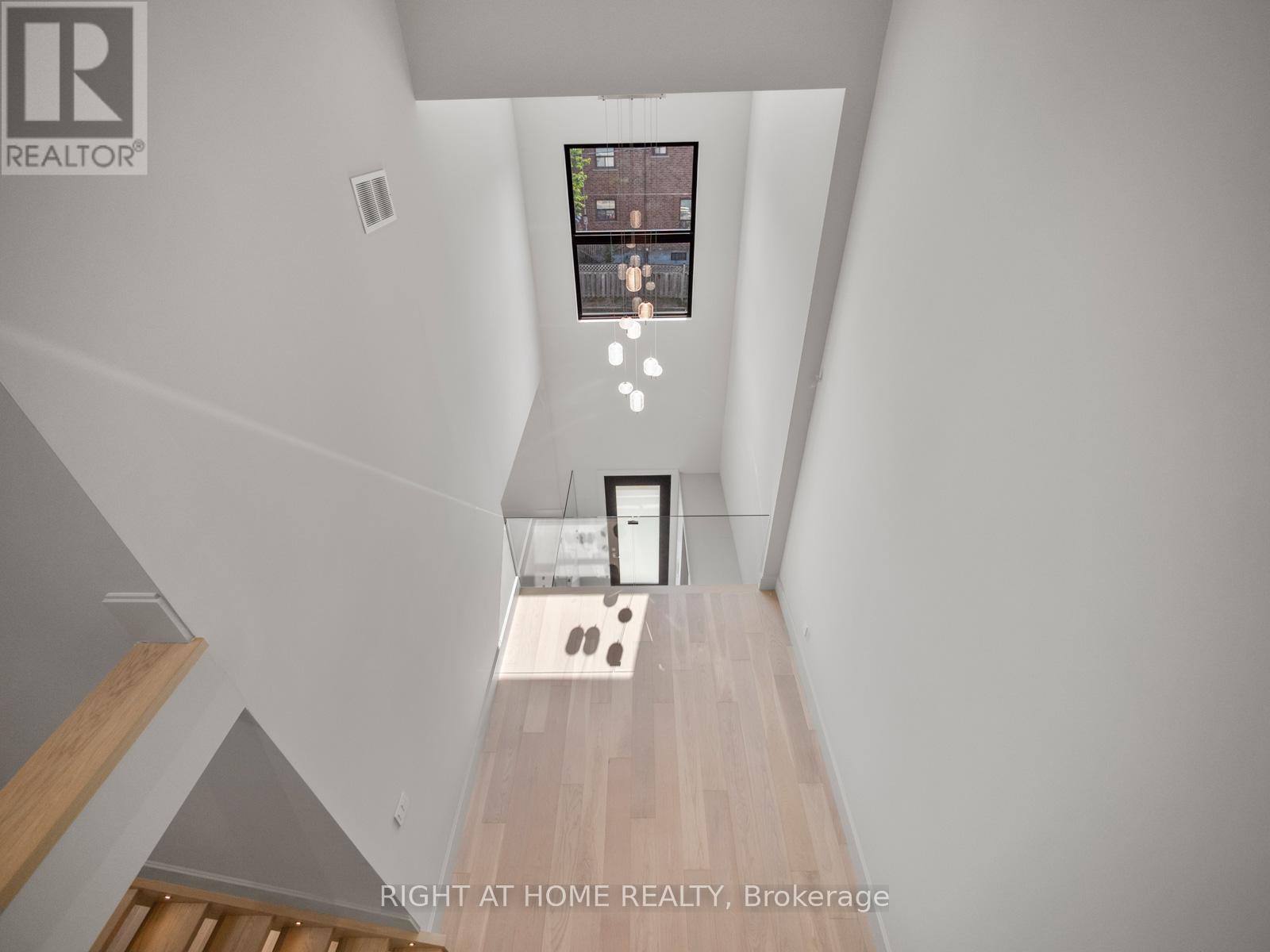 57 Alameda Avenue, Toronto (oakwood Village), Ontario