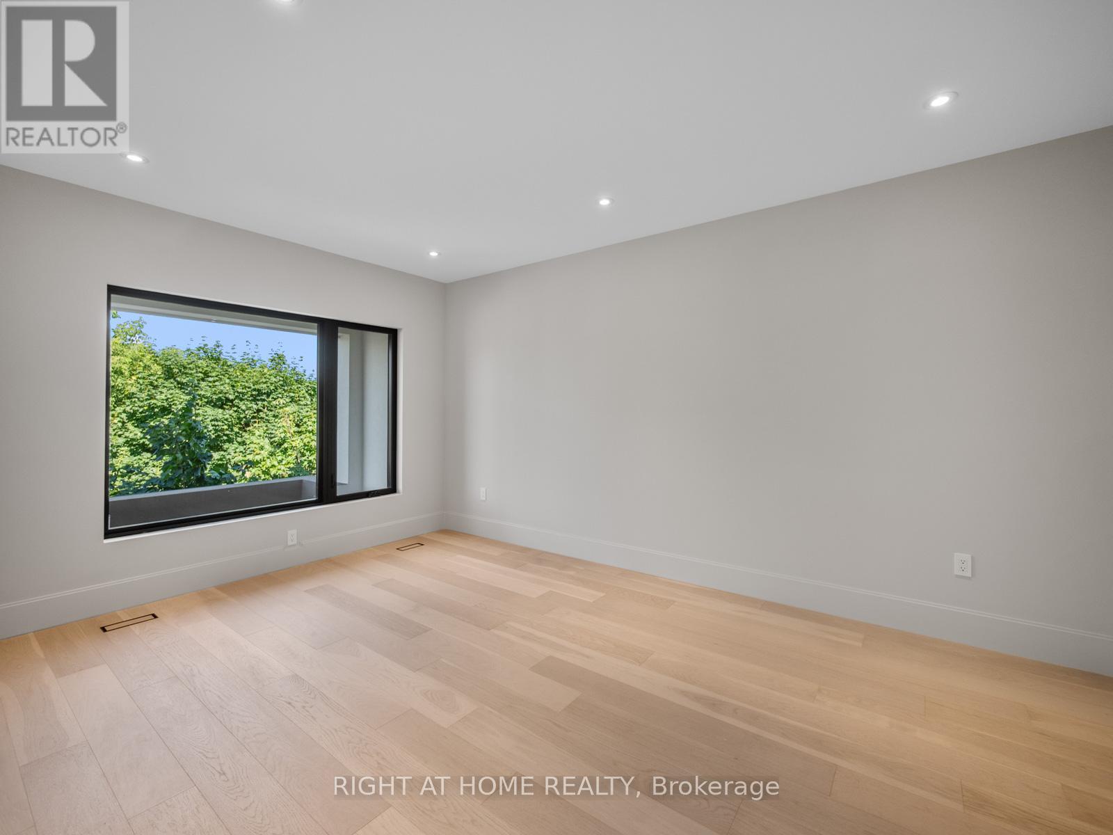 57 Alameda Avenue, Toronto (oakwood Village), Ontario