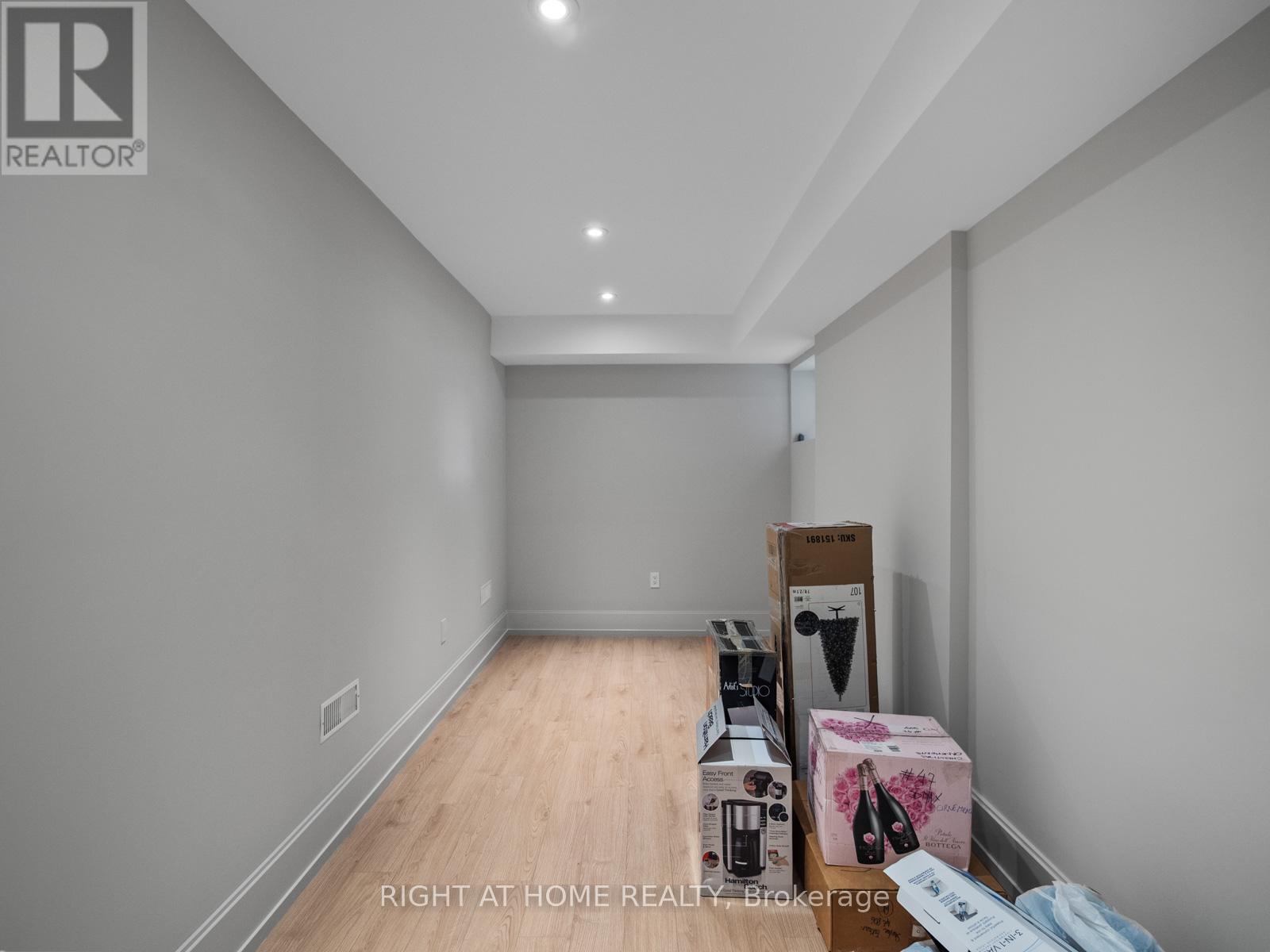 57 Alameda Avenue, Toronto (oakwood Village), Ontario