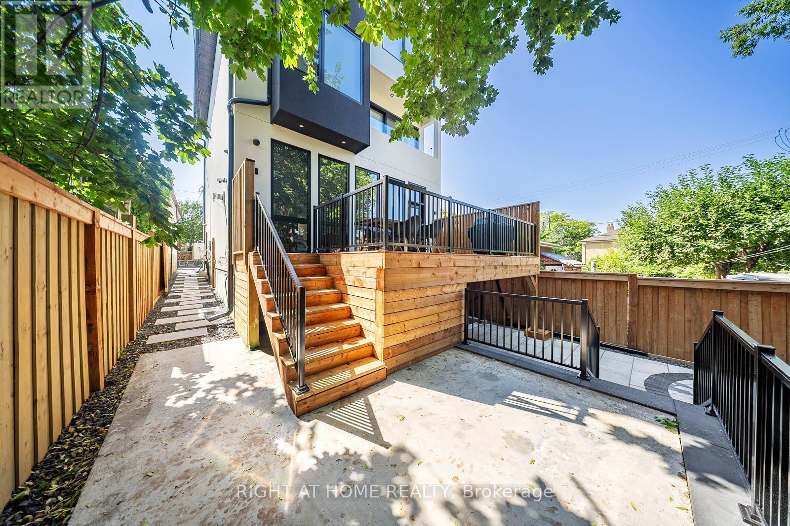 57 Alameda Avenue, Toronto (oakwood Village), Ontario