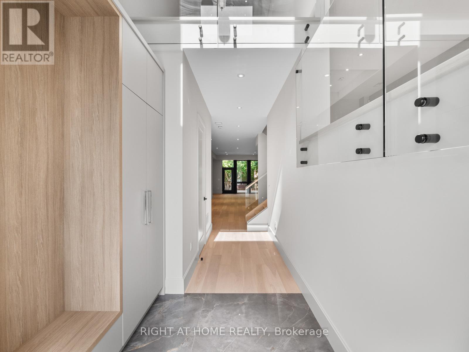57 Alameda Avenue, Toronto (oakwood Village), Ontario